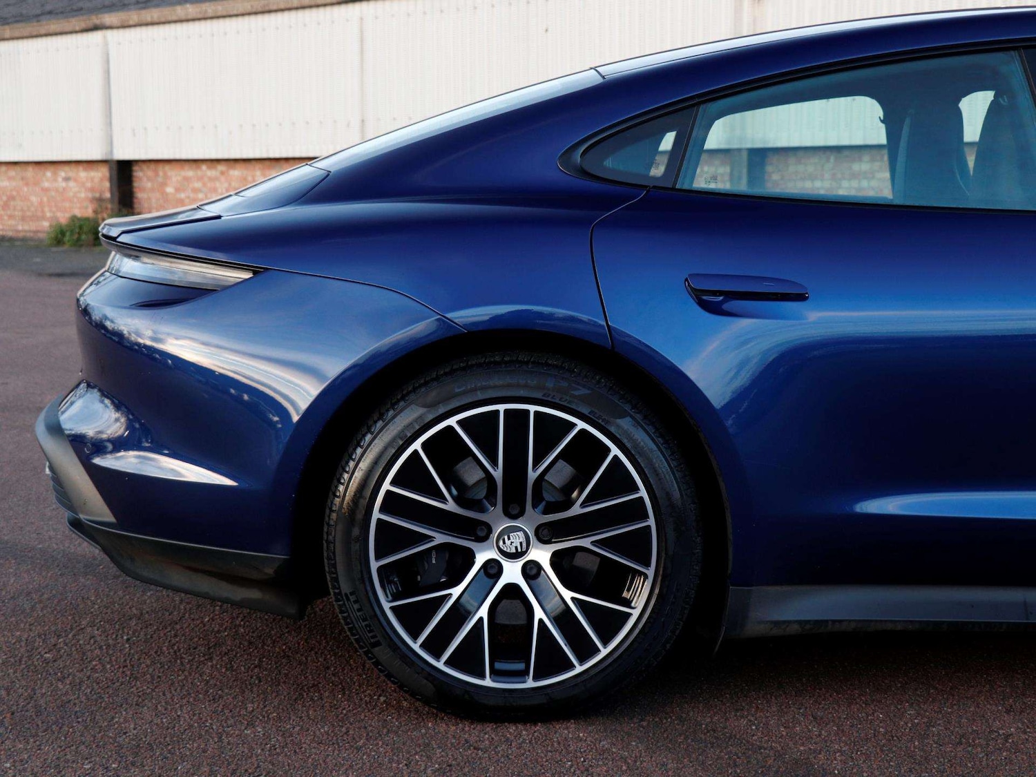 Used Porsche Taycan 2021 for sale - 77093339: Photo 27