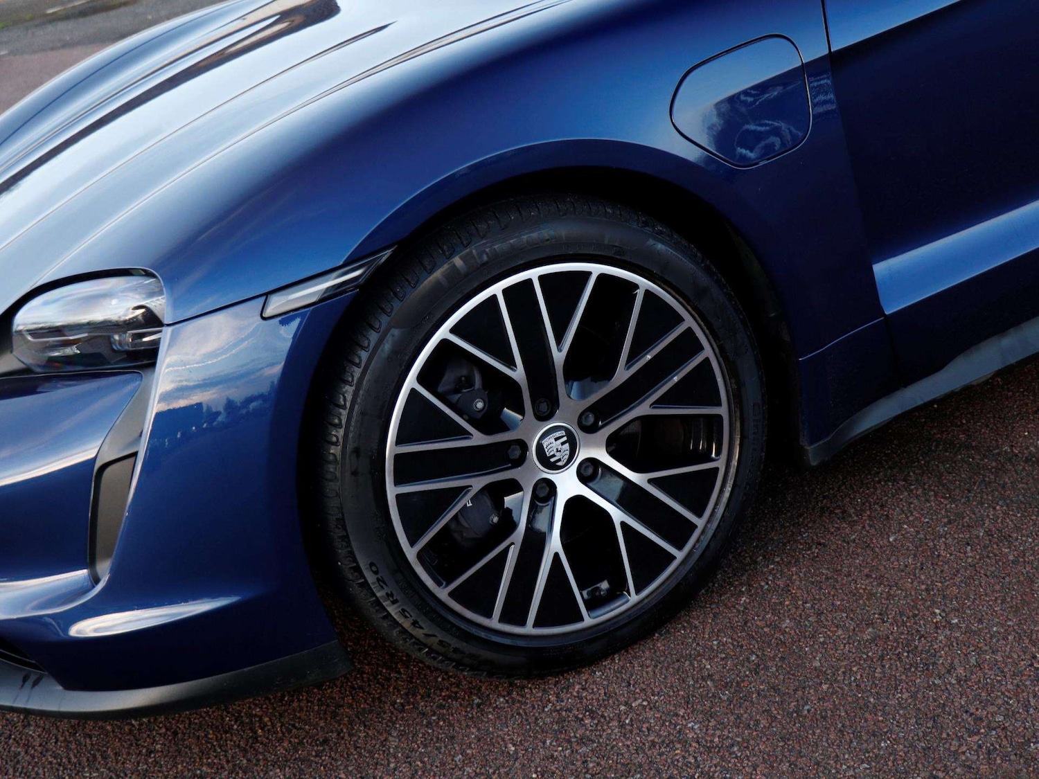 Used Porsche Taycan 2021 for sale - 77093339: Photo 32