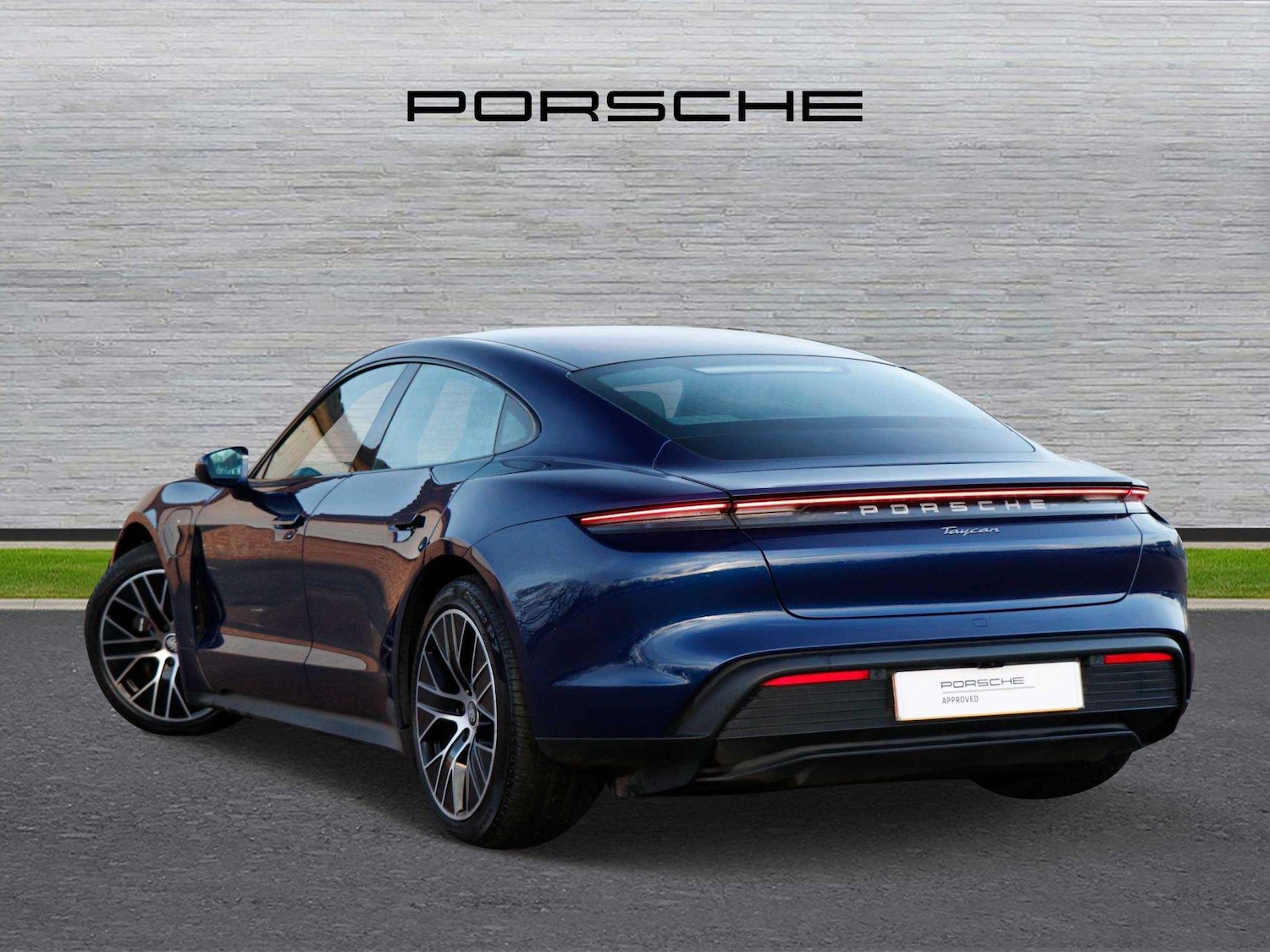 Used Porsche Taycan 2021 for sale - 77093339: Photo 5