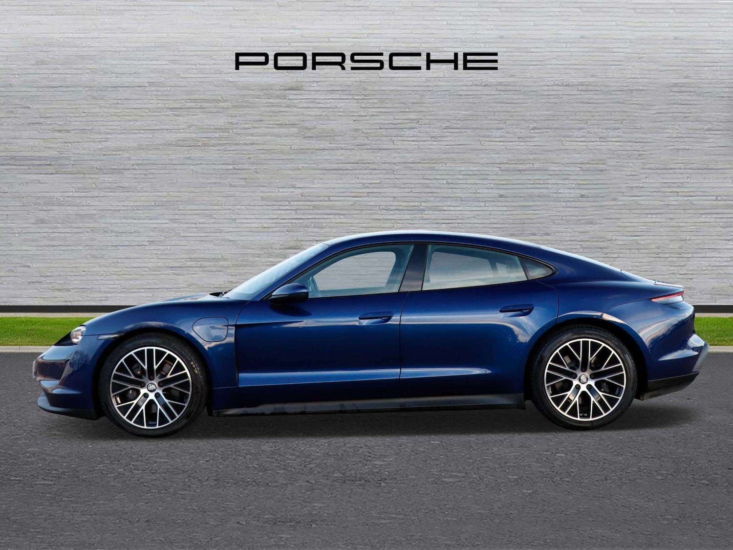 Used Porsche Taycan 2021 for sale - 77093339: Photo 6