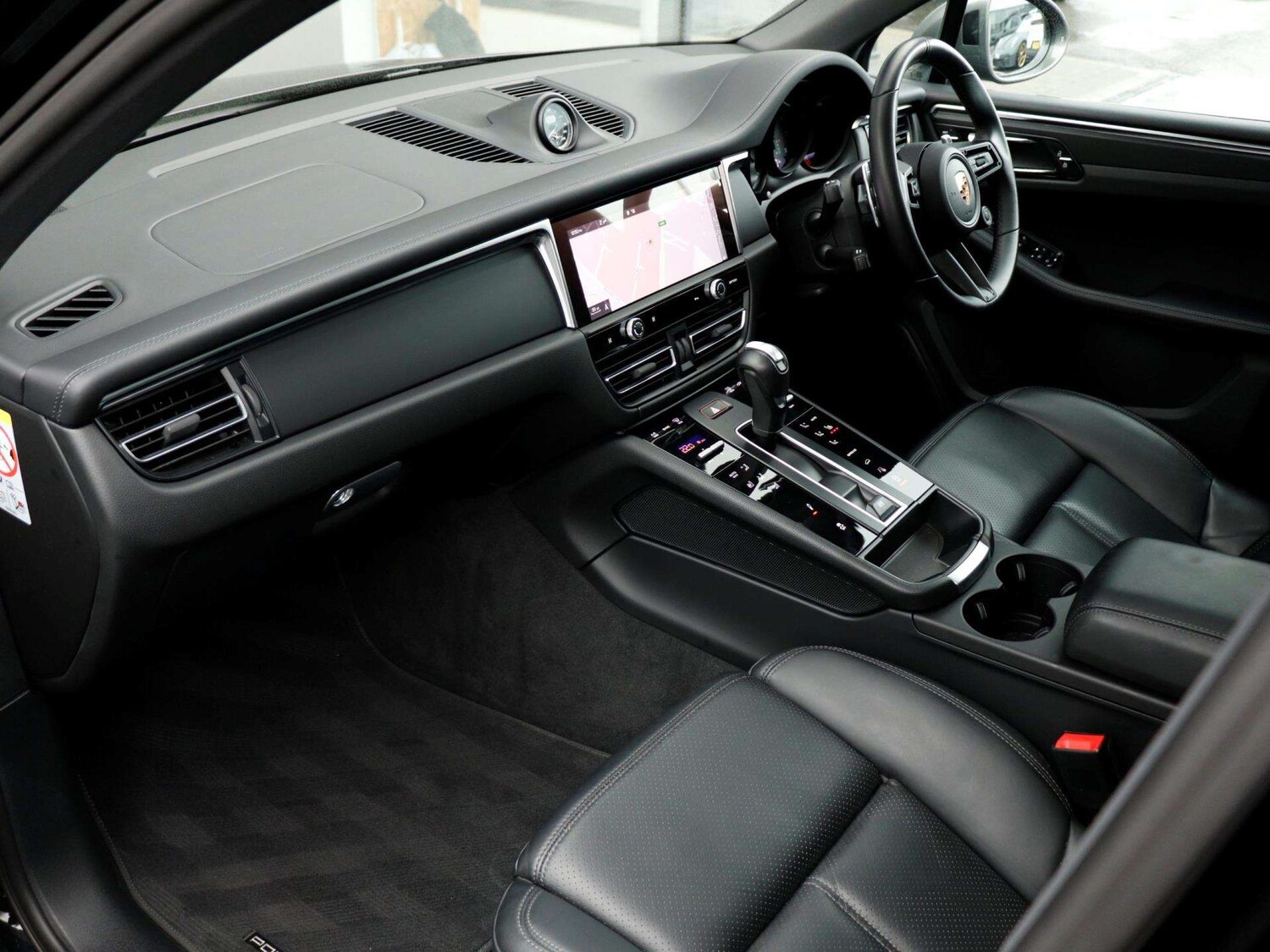 Used Porsche Macan 2023 for sale - 77628164: Photo 9