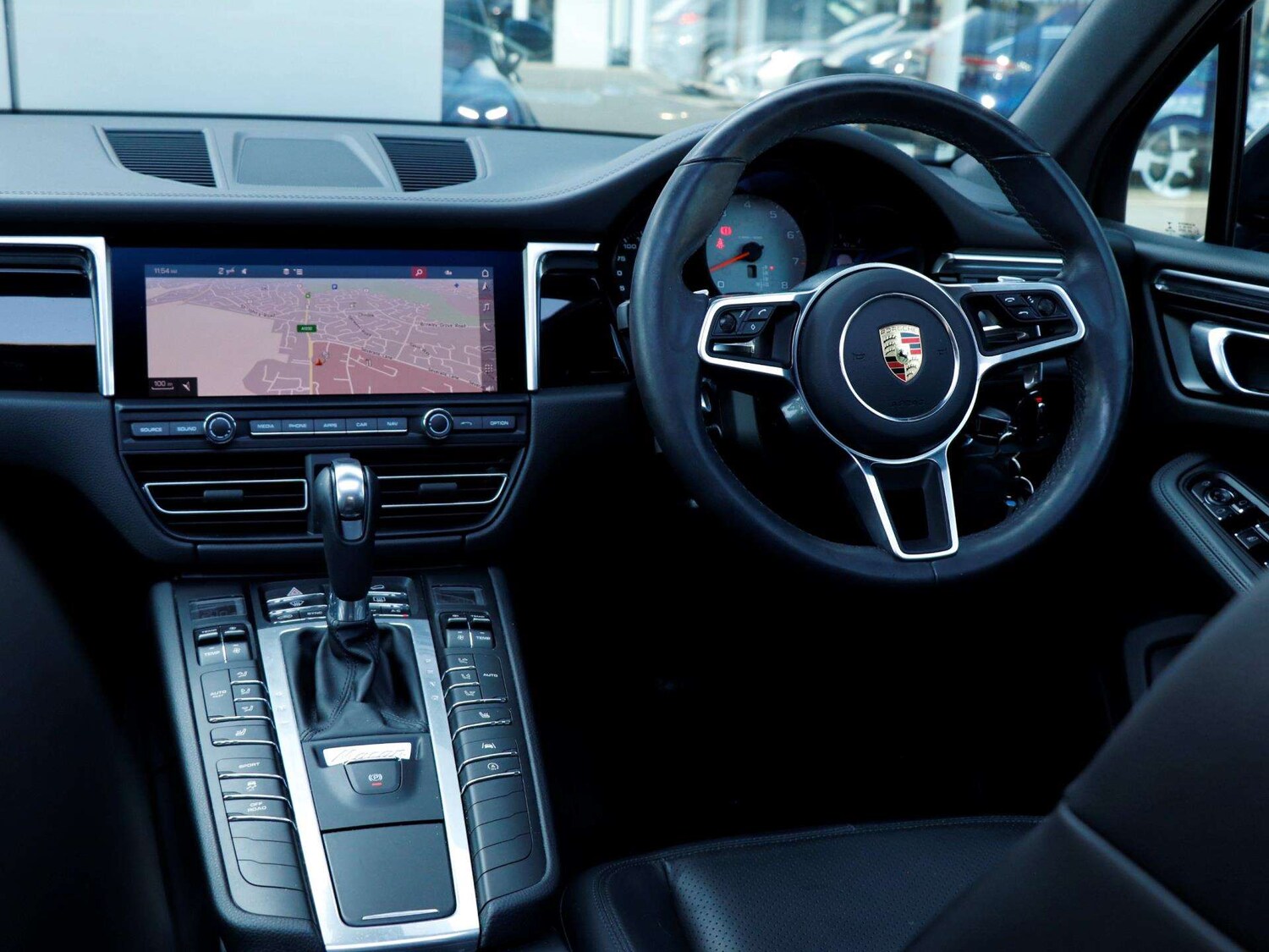 Used Porsche Macan 2021 for sale - 77960661: Photo 10