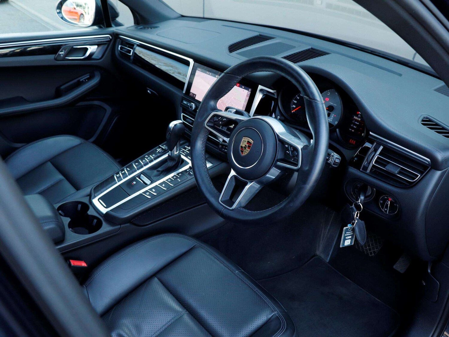 Used Porsche Macan 2021 for sale - 77960661: Photo 11