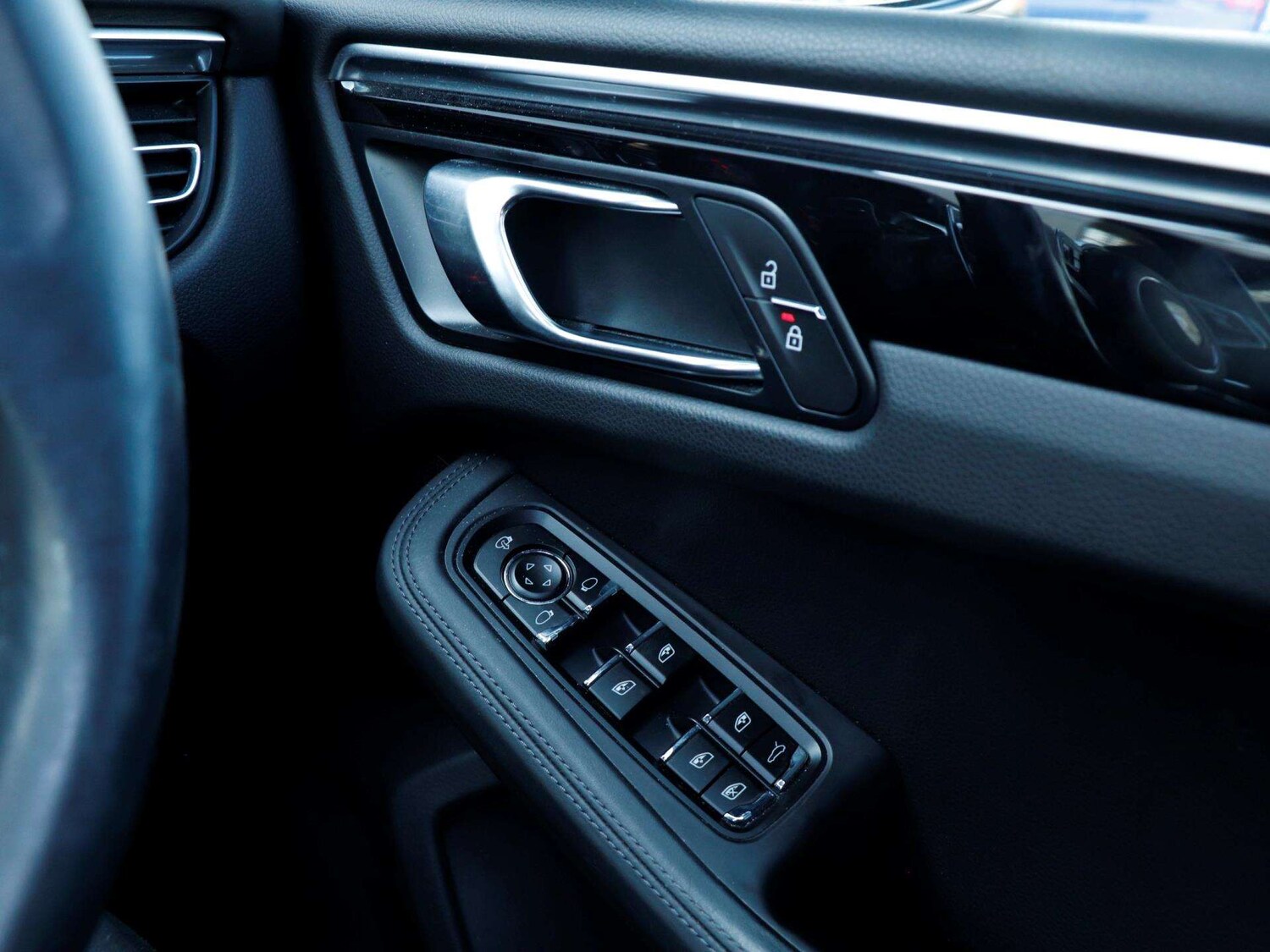 Used Porsche Macan 2021 for sale - 77960661: Photo 19