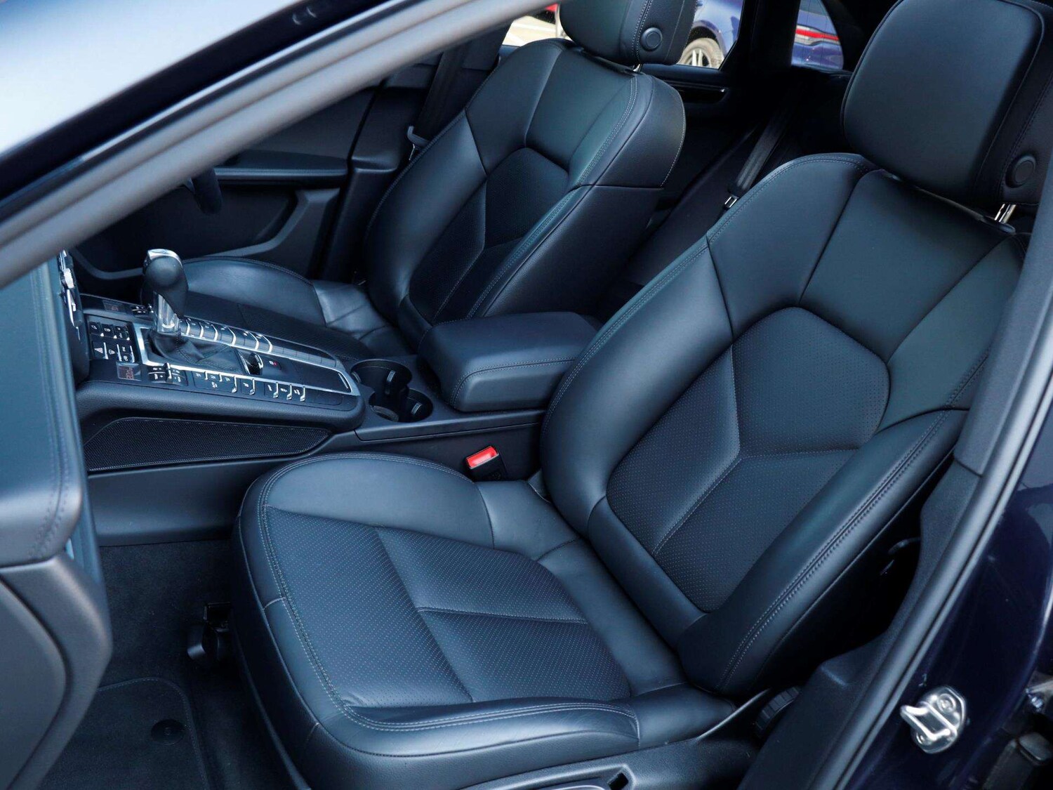 Used Porsche Macan 2021 for sale - 77960661: Photo 21