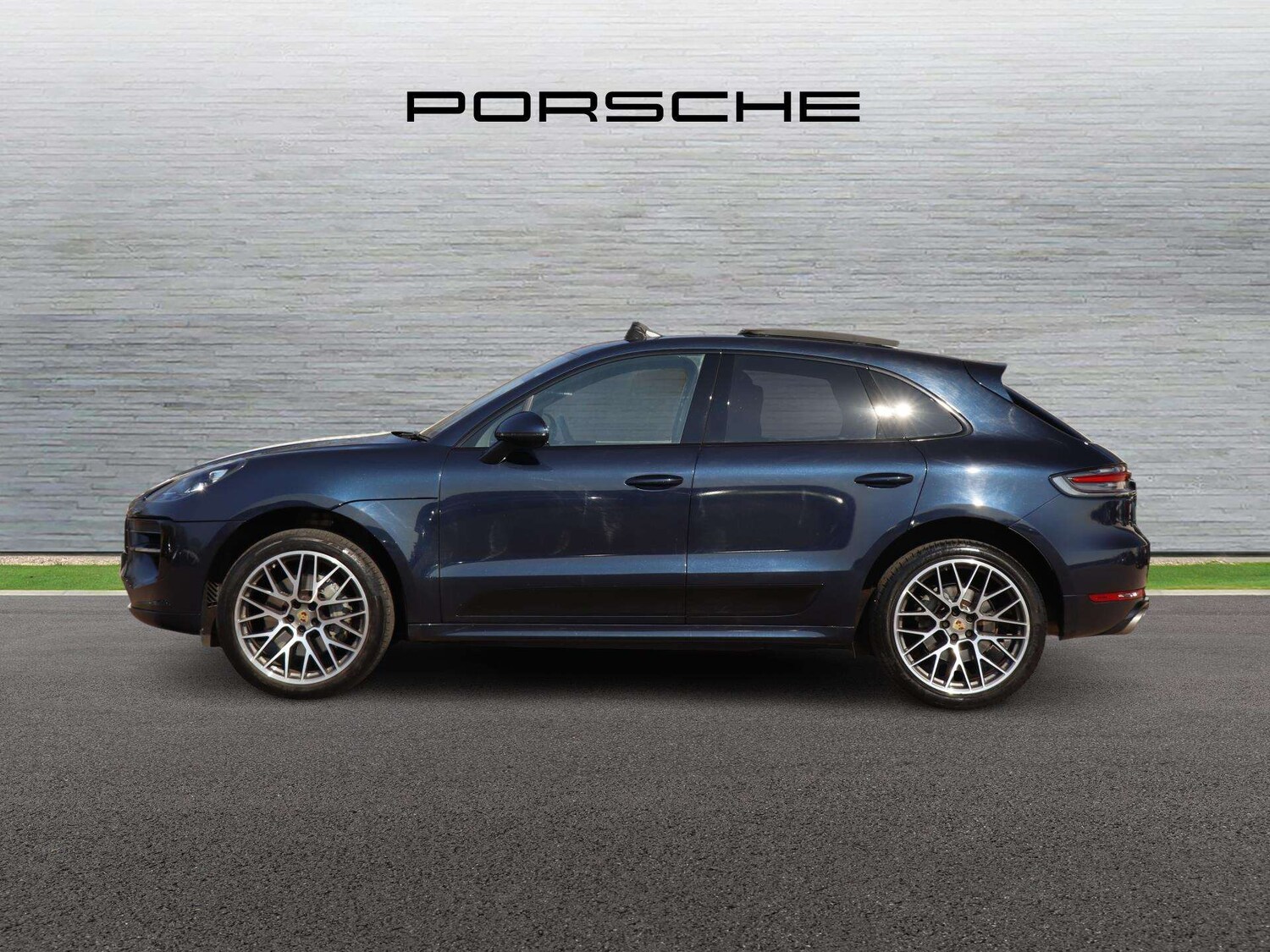Used Porsche Macan 2021 for sale - 77960661: Photo 4