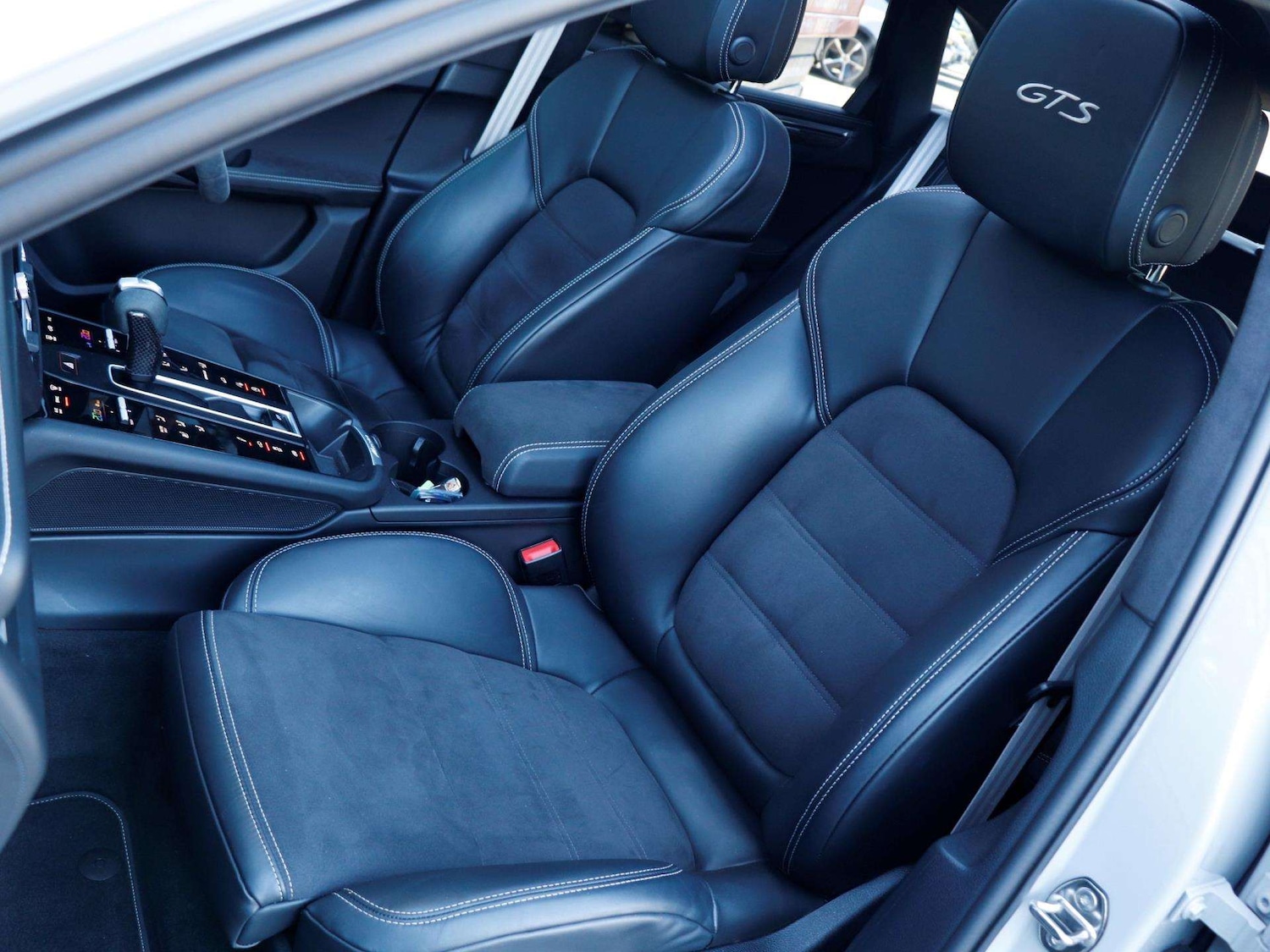 Used Porsche Macan 2023 for sale - 78161476: Photo 28