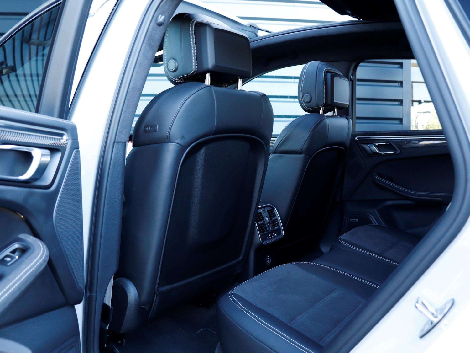 Used Porsche Macan 2023 for sale - 78161476: Photo 30