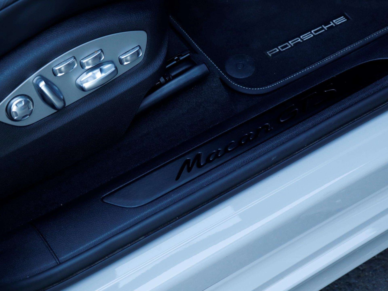 Used Porsche Macan 2023 for sale - 78161476: Photo 31