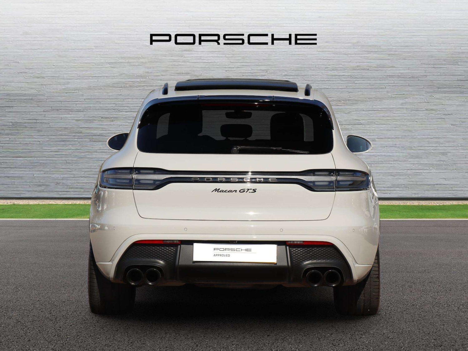 Used Porsche Macan 2023 for sale - 78161476: Photo 4