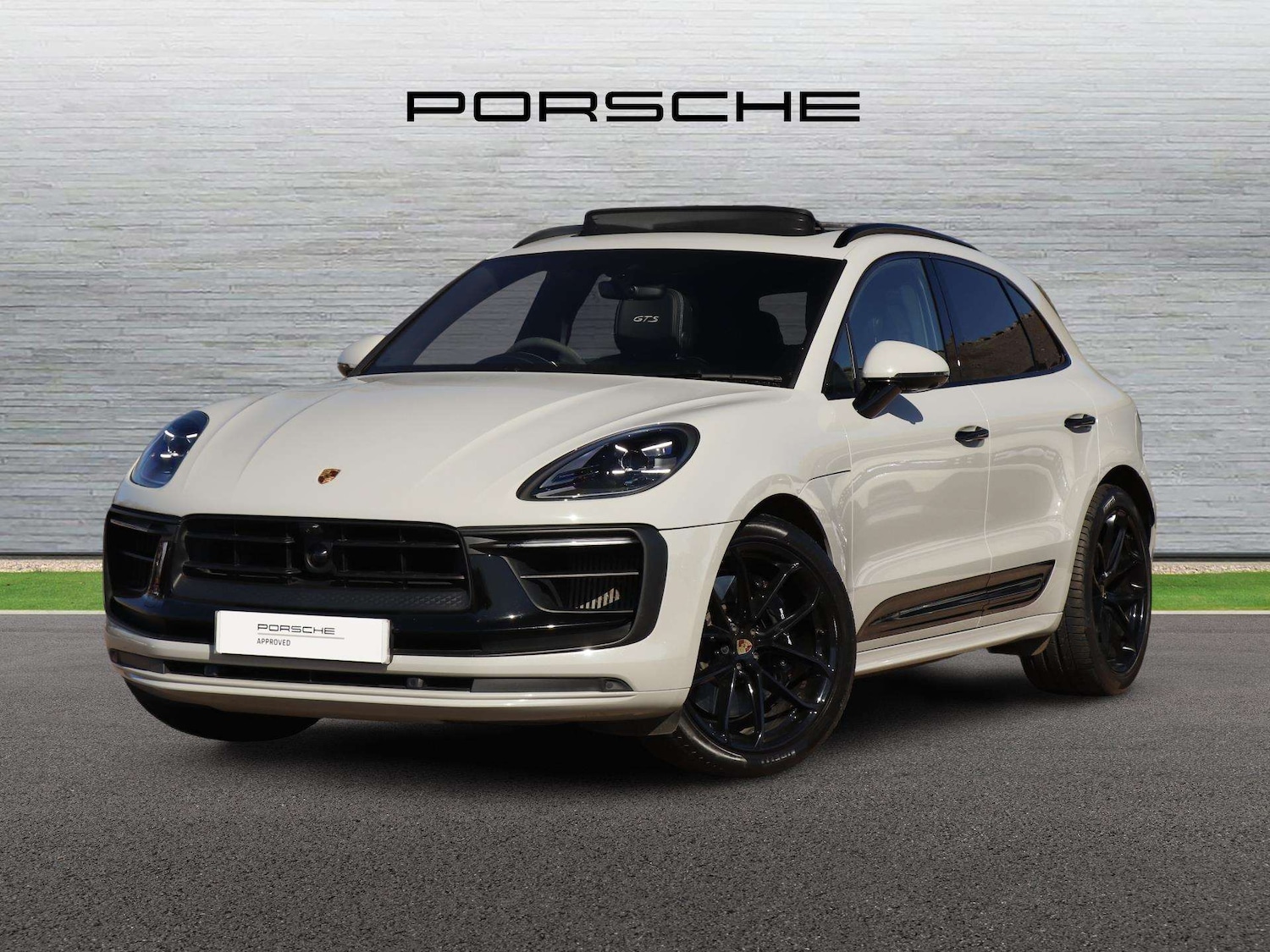 Used Porsche Macan 2023 for sale - 78161476: Photo 8