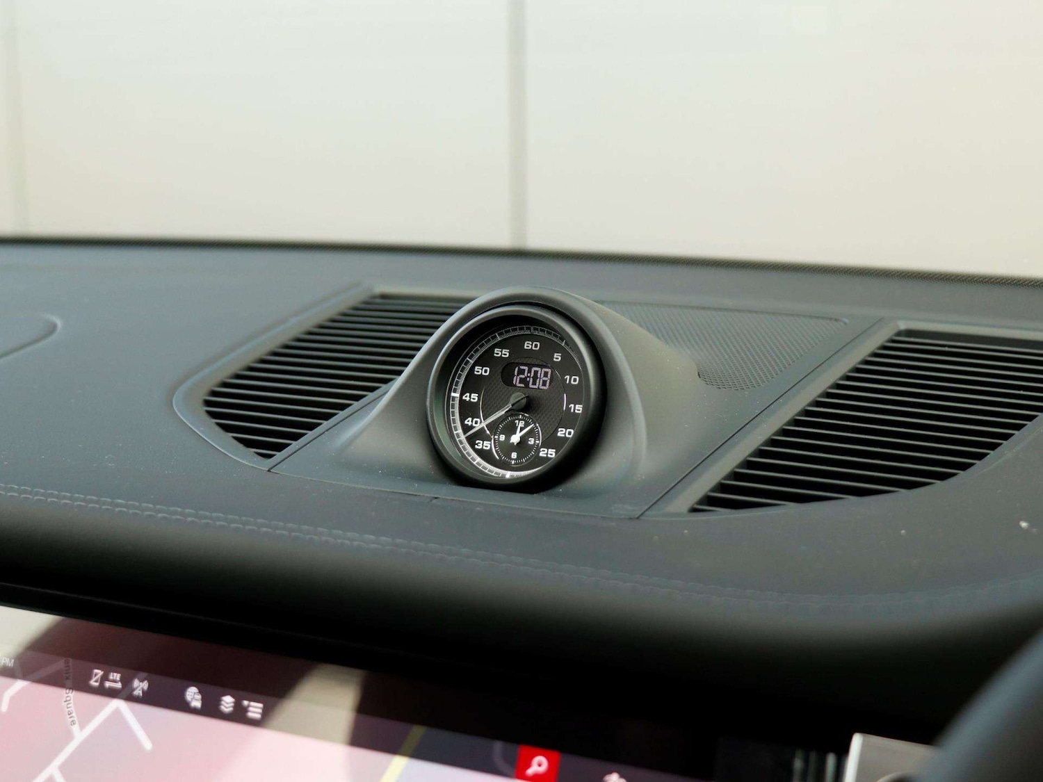 Used Porsche Macan 2025 for sale - 76875815: Photo 14