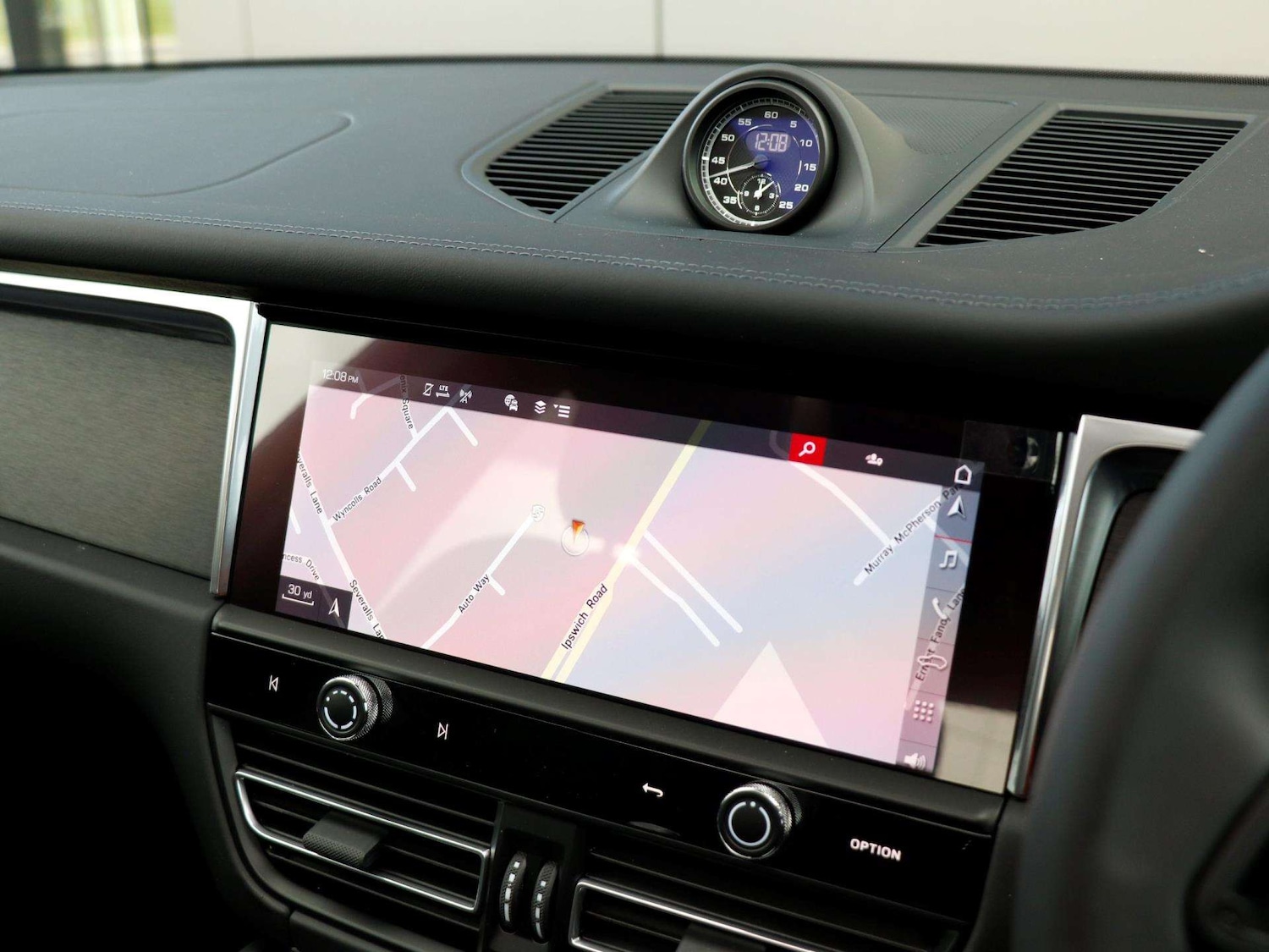 Used Porsche Macan 2025 for sale - 76875815: Photo 15