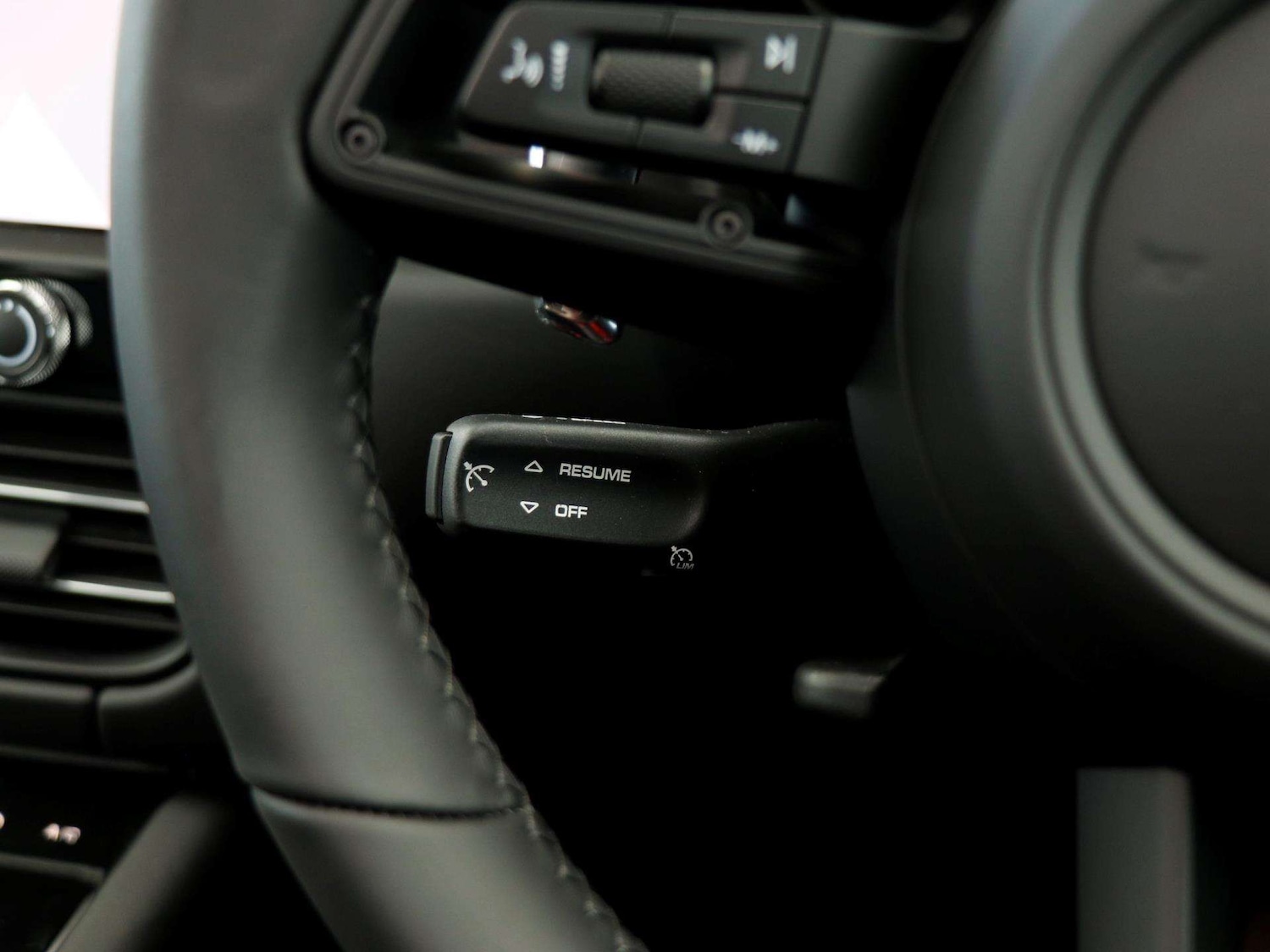 Used Porsche Macan 2025 for sale - 76875815: Photo 21