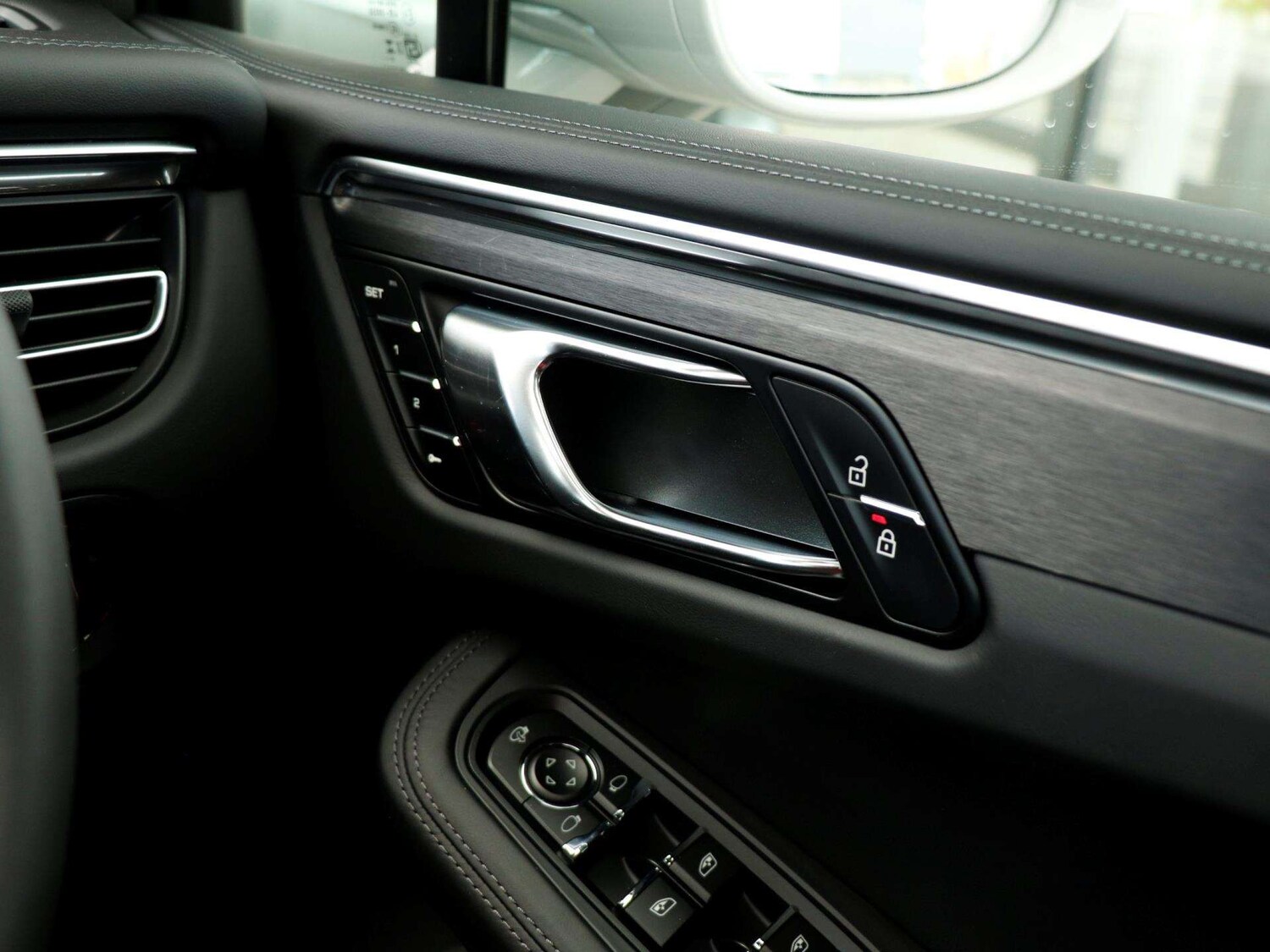 Used Porsche Macan 2025 for sale - 76875815: Photo 23