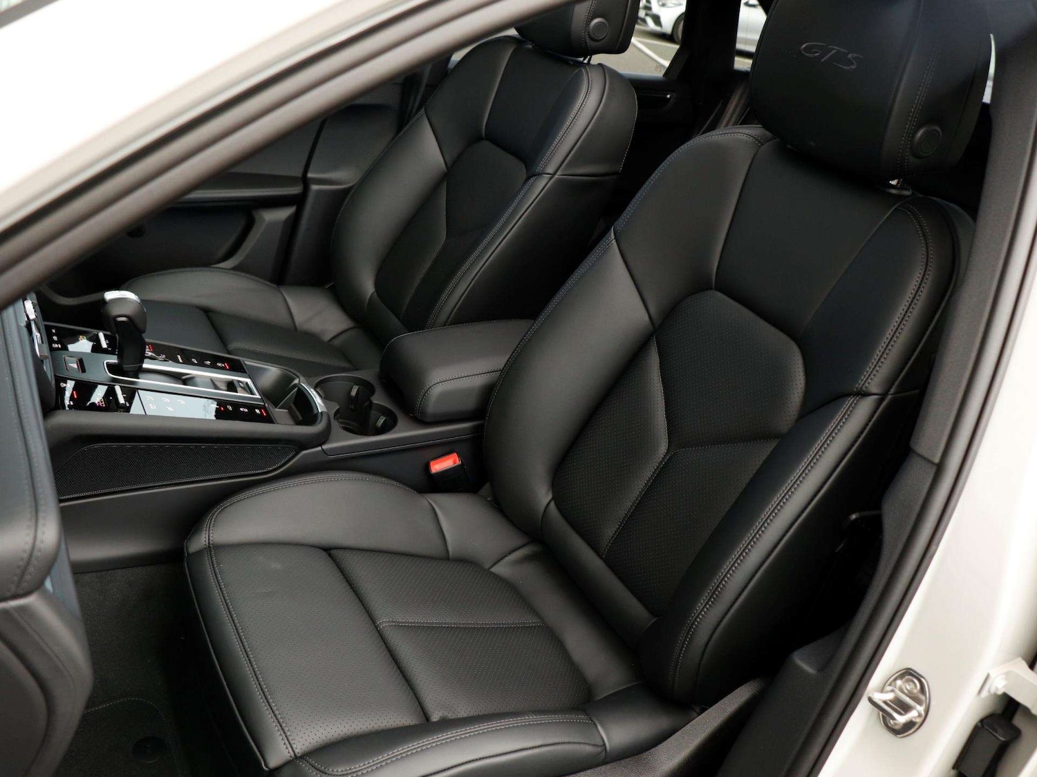 Used Porsche Macan 2025 for sale - 76875815: Photo 27