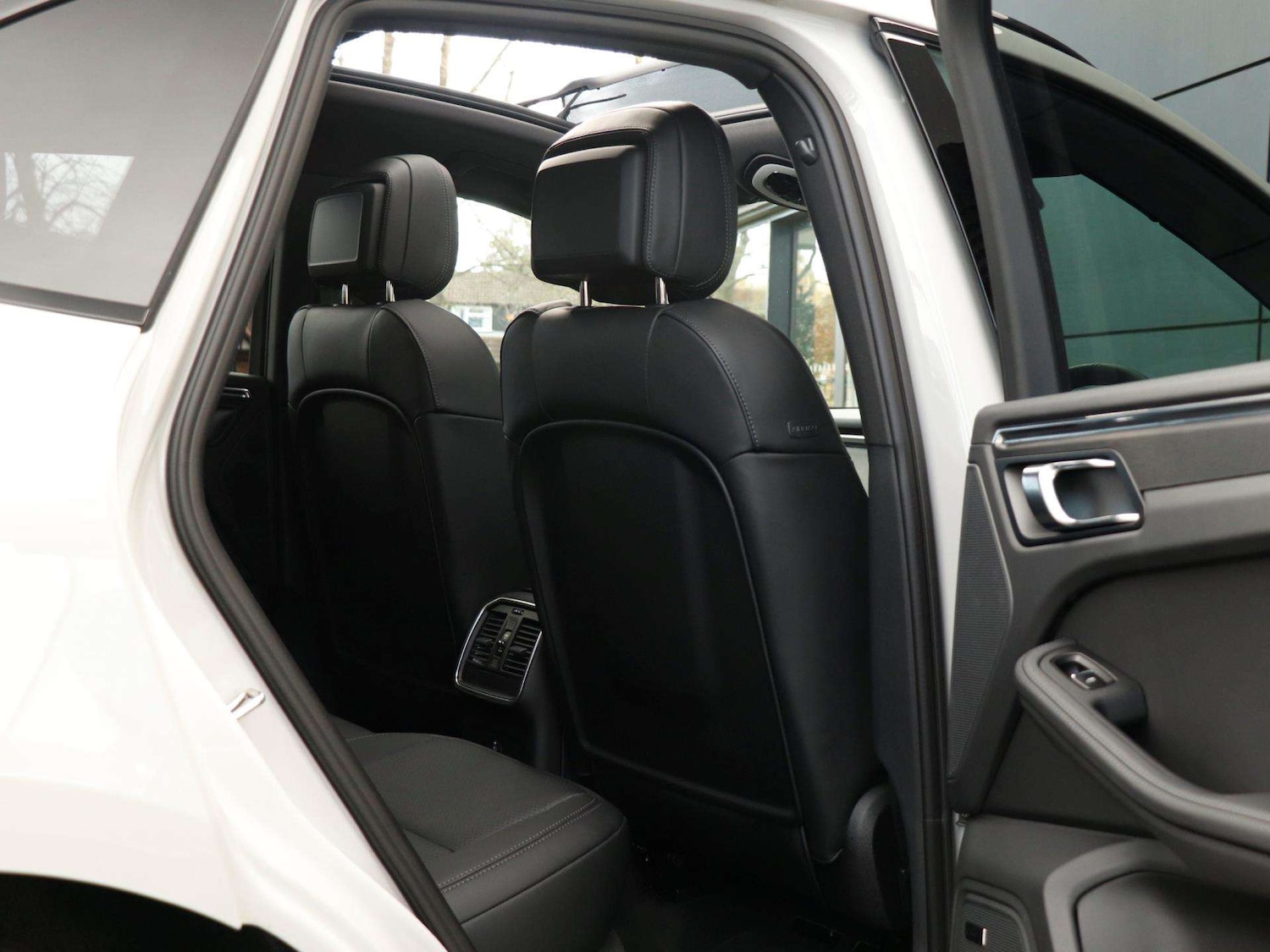 Used Porsche Macan 2025 for sale - 76875815: Photo 28