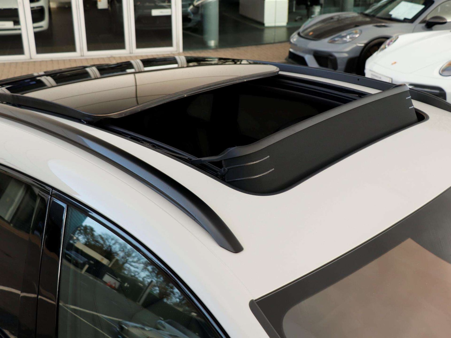 Used Porsche Macan 2025 for sale - 76875815: Photo 35