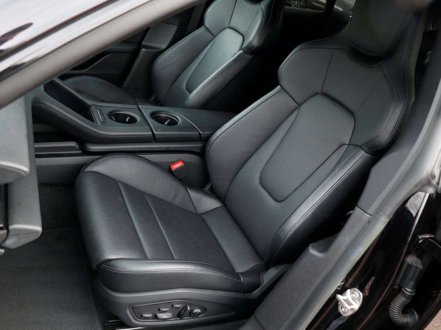 Used Porsche Taycan for sale - 77674851: Photo 22