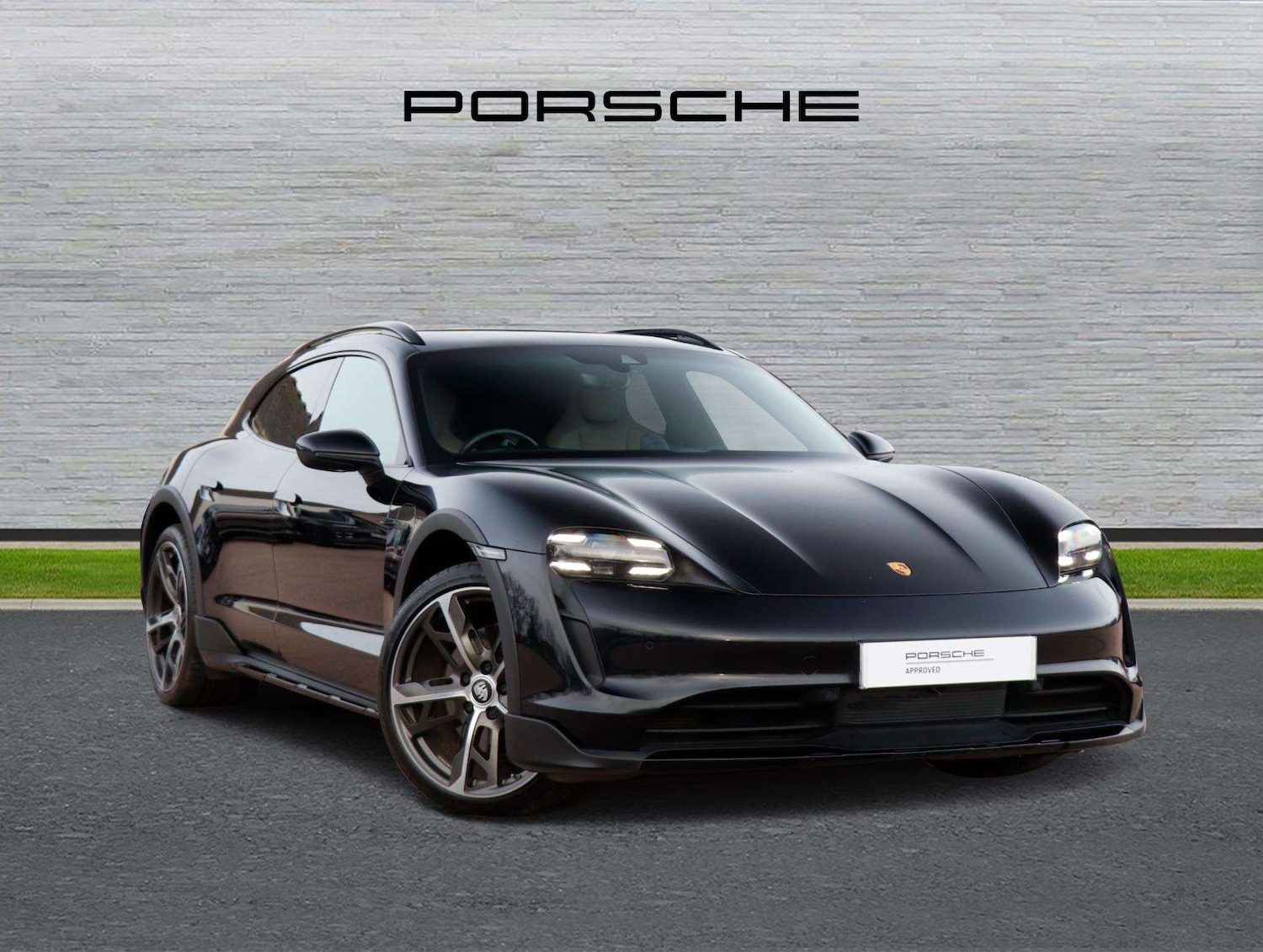 Used Porsche Taycan 2021 for sale - 77601350: Photo 1
