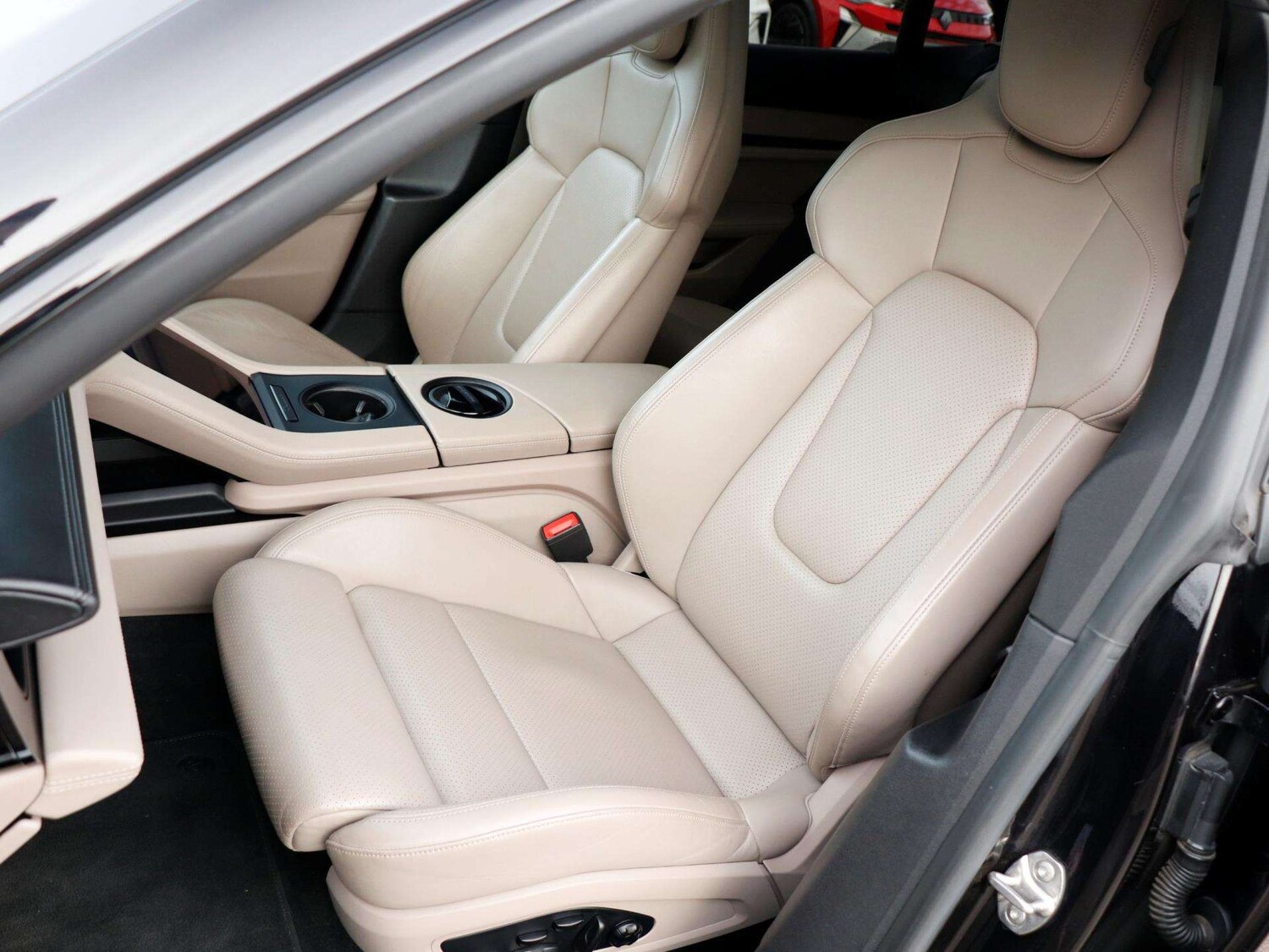 Used Porsche Taycan 2021 for sale - 77601350: Photo 24