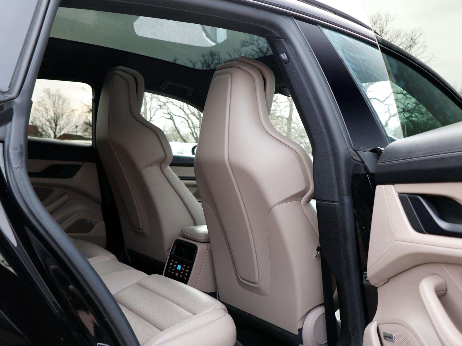 Used Porsche Taycan 2021 for sale - 77601350: Photo 26