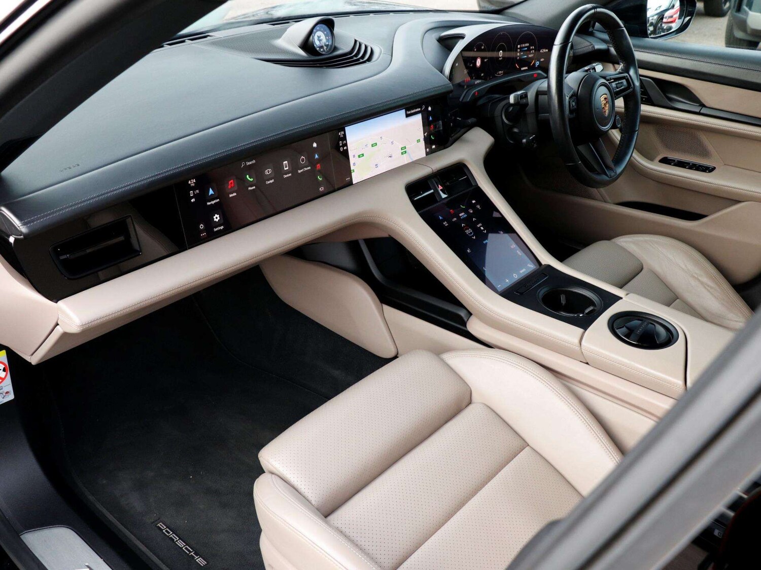 Used Porsche Taycan 2021 for sale - 77601350: Photo 9