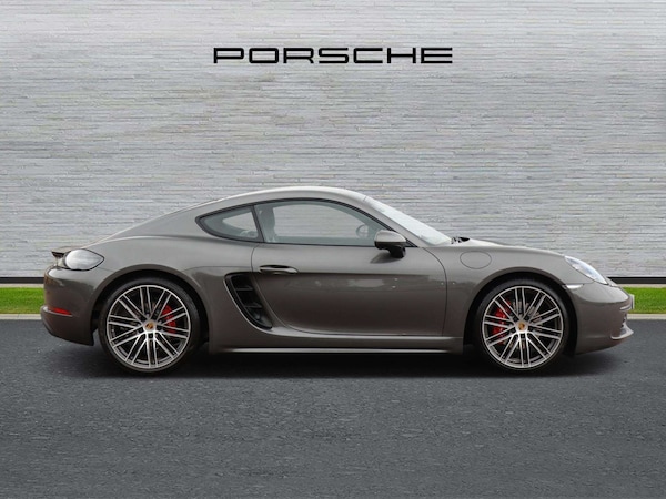 Used Porsche Cayman 2021 for sale - 76191930: Photo 2