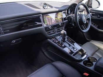 Used Porsche Macan 2025 for sale - 79079091: Photo