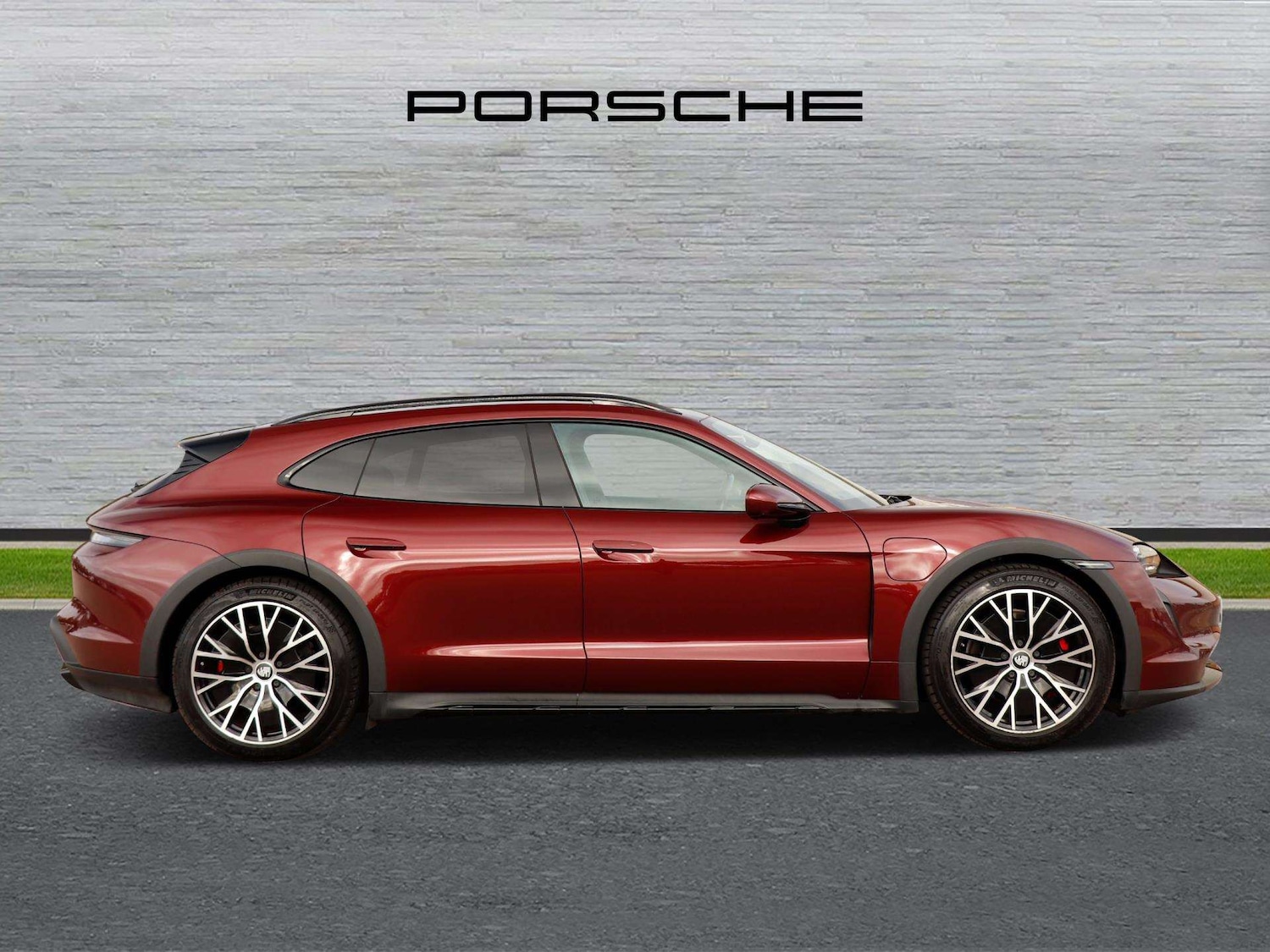 Used Porsche Taycan 2021 for sale - 76310775: Photo 2