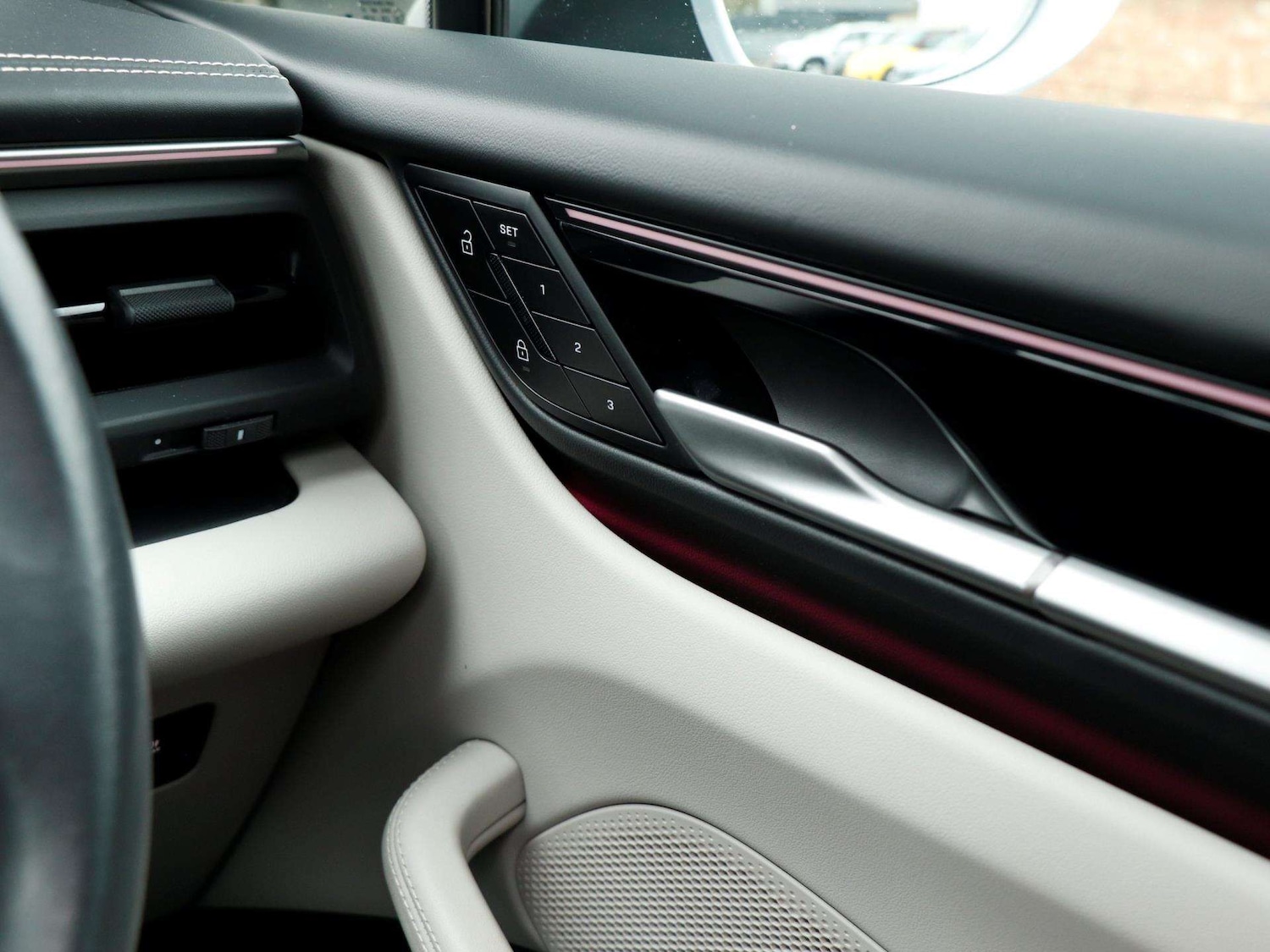 Used Porsche Macan 2024 for sale - 77960963: Photo 21