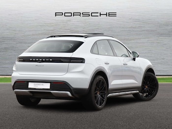 Used Porsche Macan 2024 for sale - 77960963: Photo