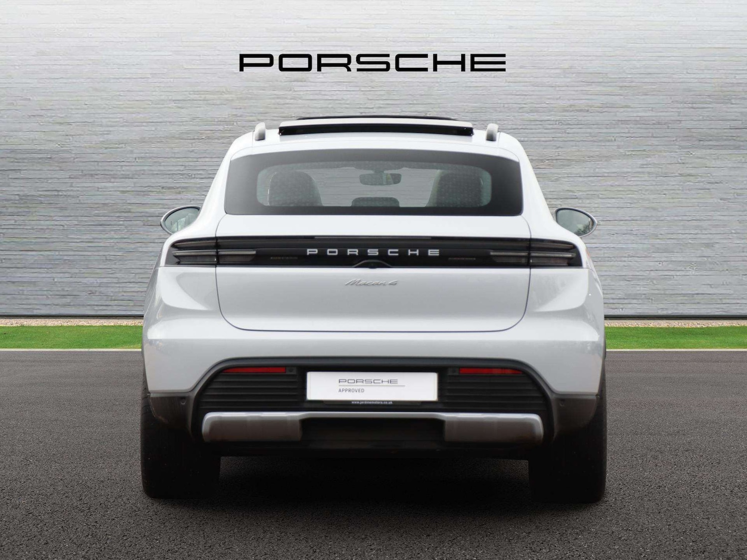 Used Porsche Macan 2024 for sale - 77960963: Photo 4