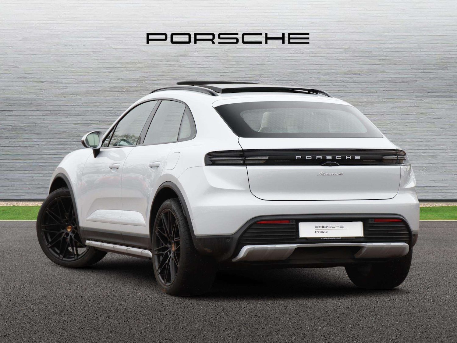 Used Porsche Macan 2024 for sale - 77960963: Photo 5