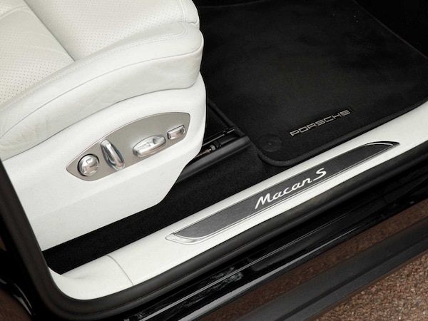 Used Porsche Macan 2022 for sale - 75535201: Photo 24
