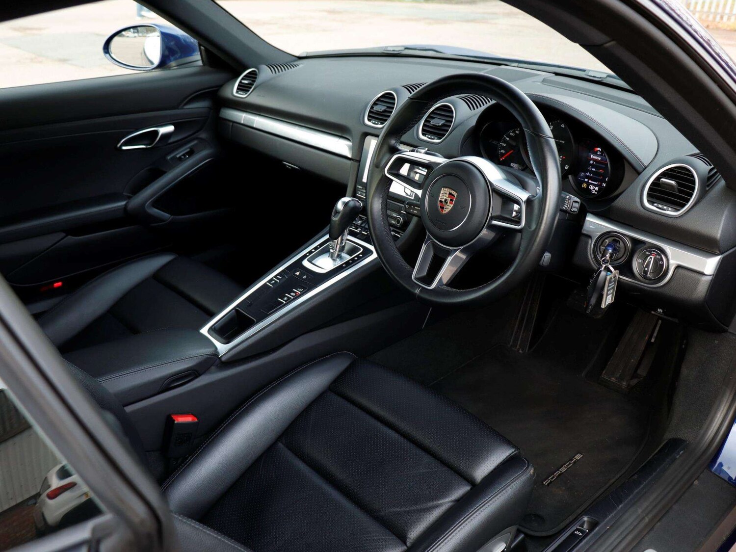 Used Porsche Cayman 2020 for sale - 77615292: Photo 10