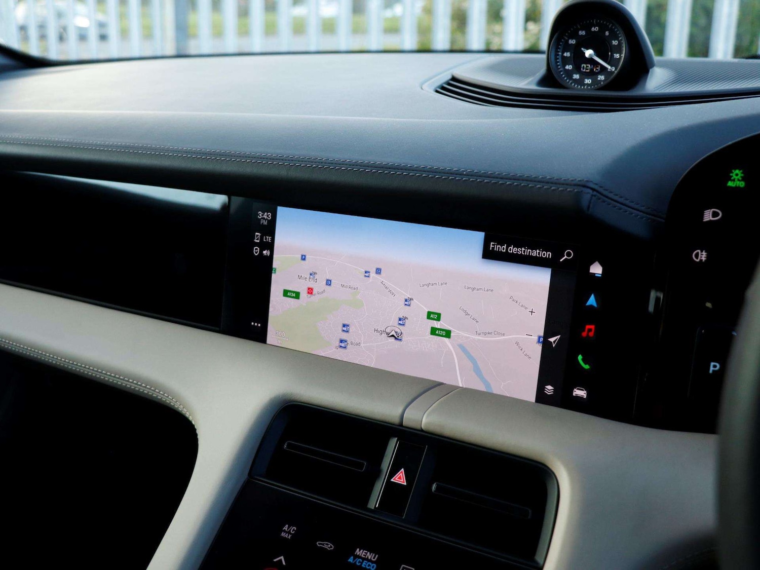 Used Porsche Taycan 2022 for sale - 78024235: Photo 15