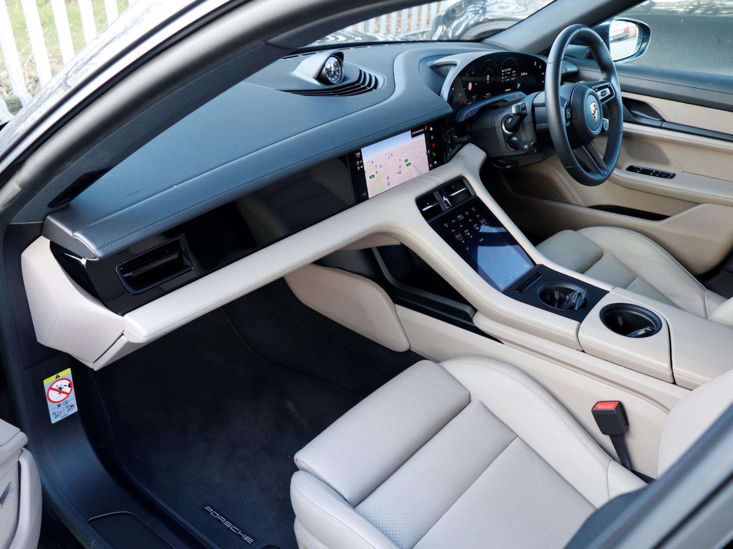 Used Porsche Taycan 2022 for sale - 78024235: Photo 9