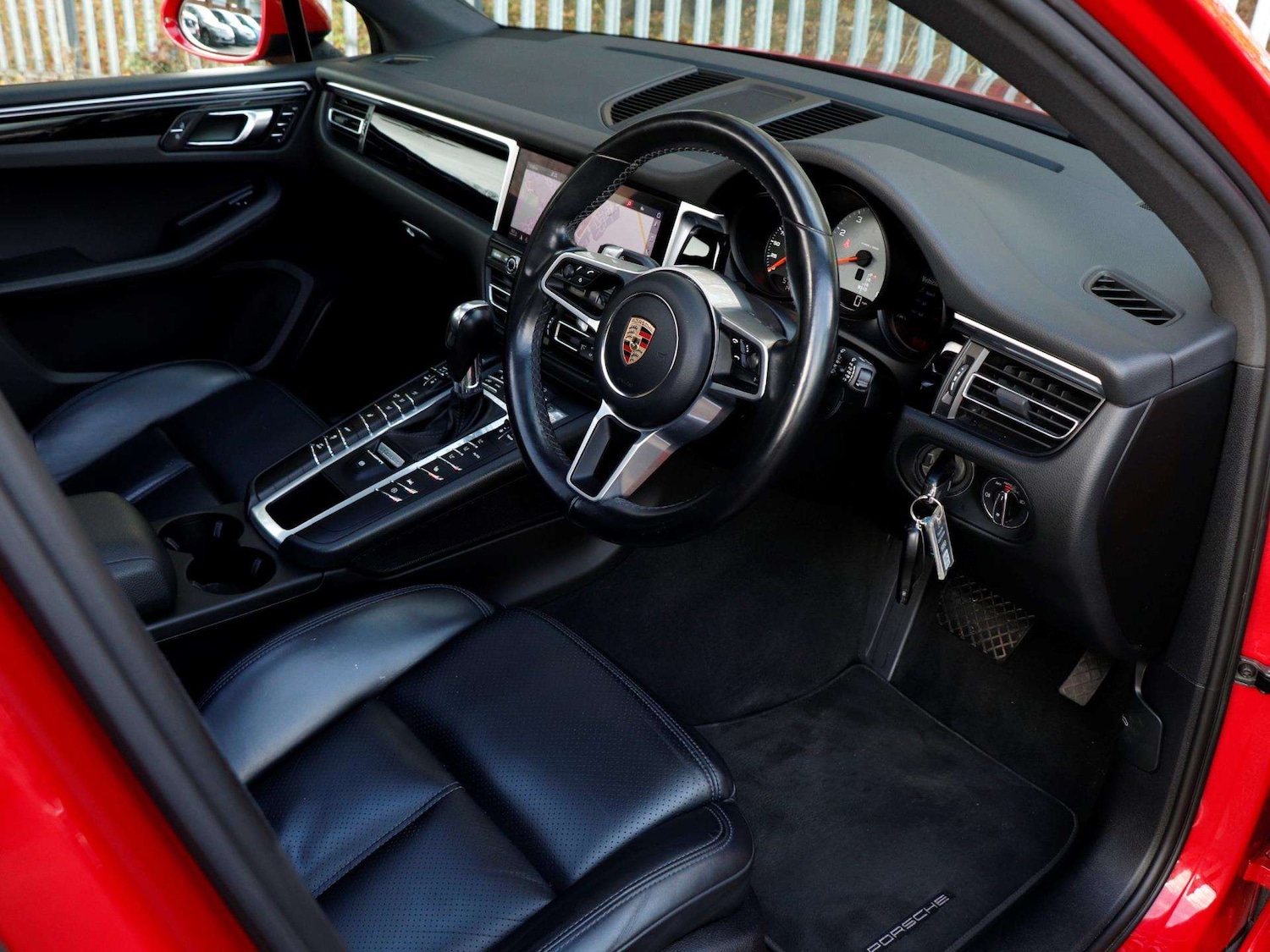 Used Porsche Macan 2020 for sale - 76902437: Photo 10