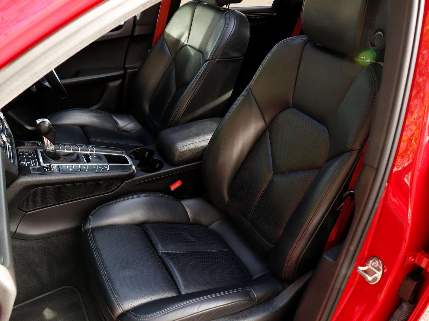 Used Porsche Macan 2020 for sale - 76902437: Photo 22