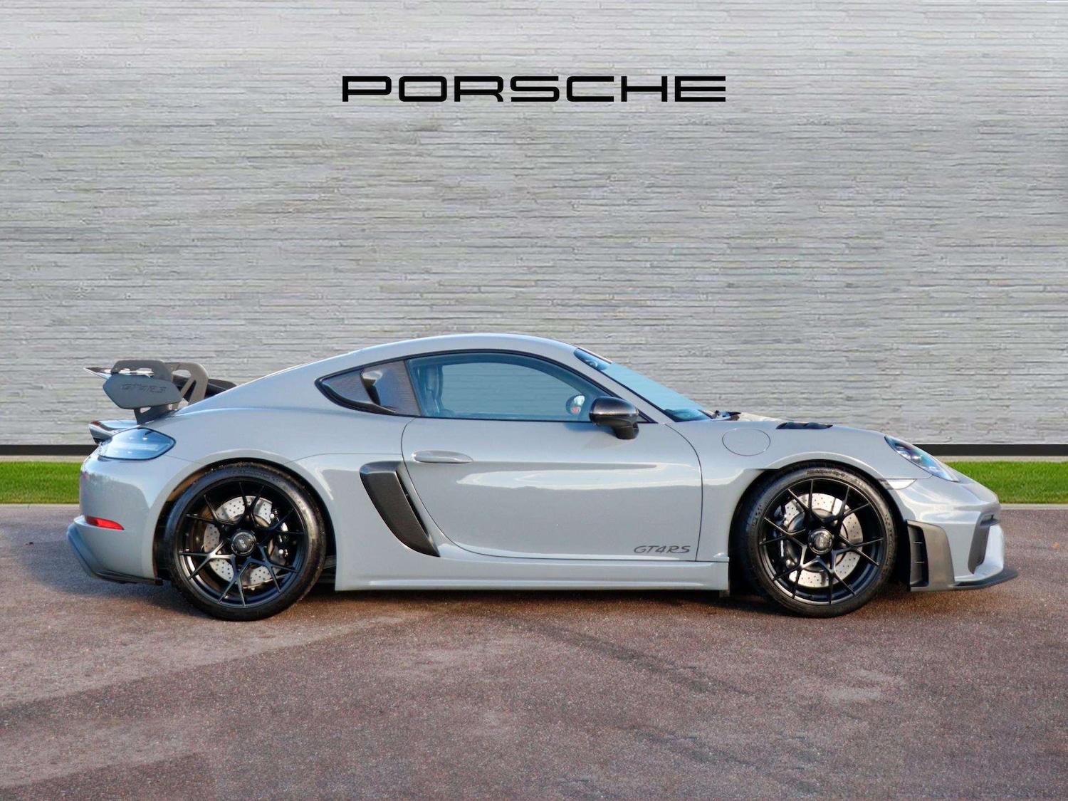 Used Porsche Cayman 2023 for sale - 76141601: Photo 2
