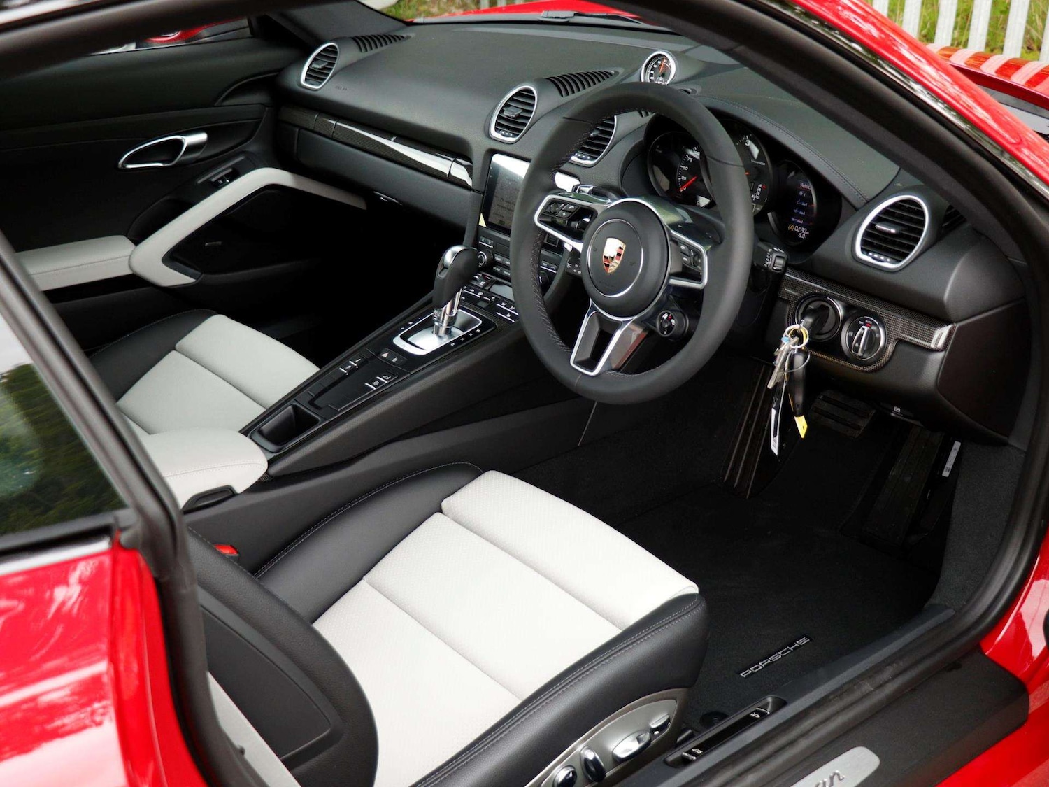 Used Porsche Cayman 2025 for sale - 76125761: Photo 11