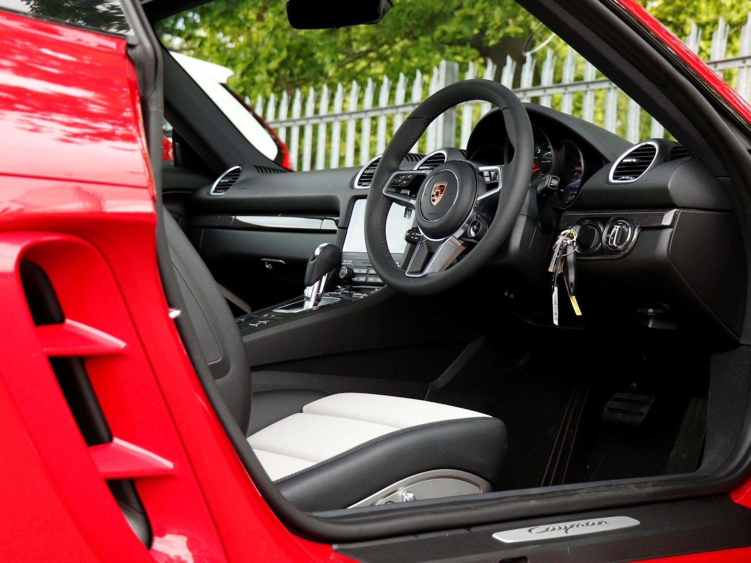 Used Porsche Cayman 2025 for sale - 76125761: Photo 12