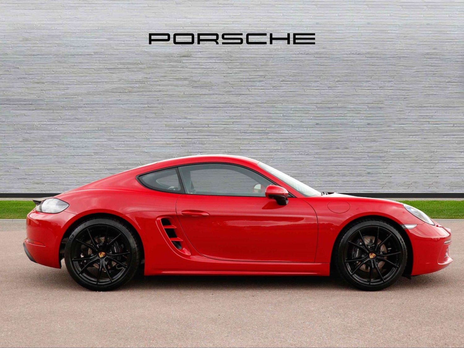 Used Porsche Cayman 2025 for sale - 76125761: Photo 2