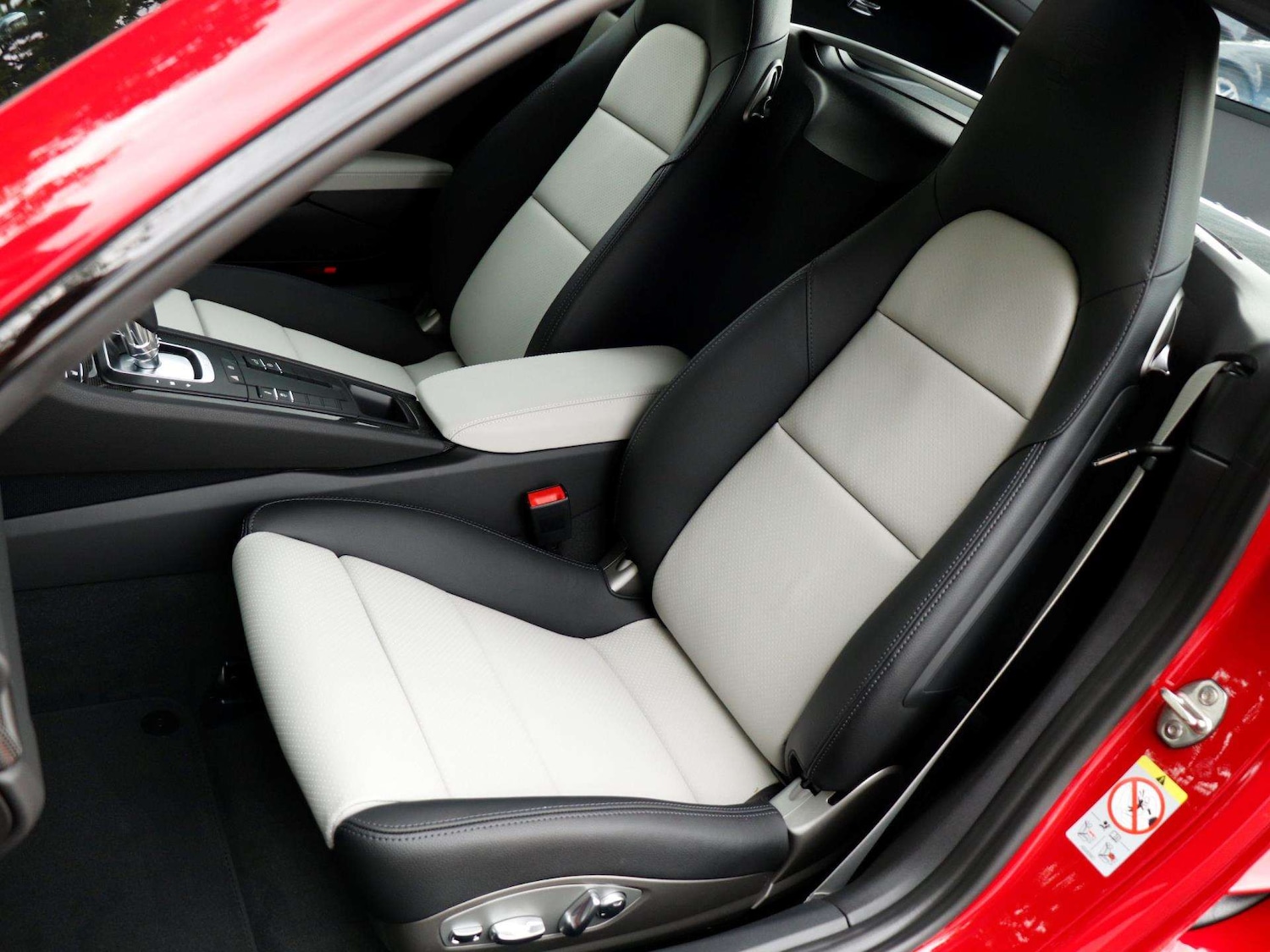 Used Porsche Cayman 2025 for sale - 76125761: Photo 27