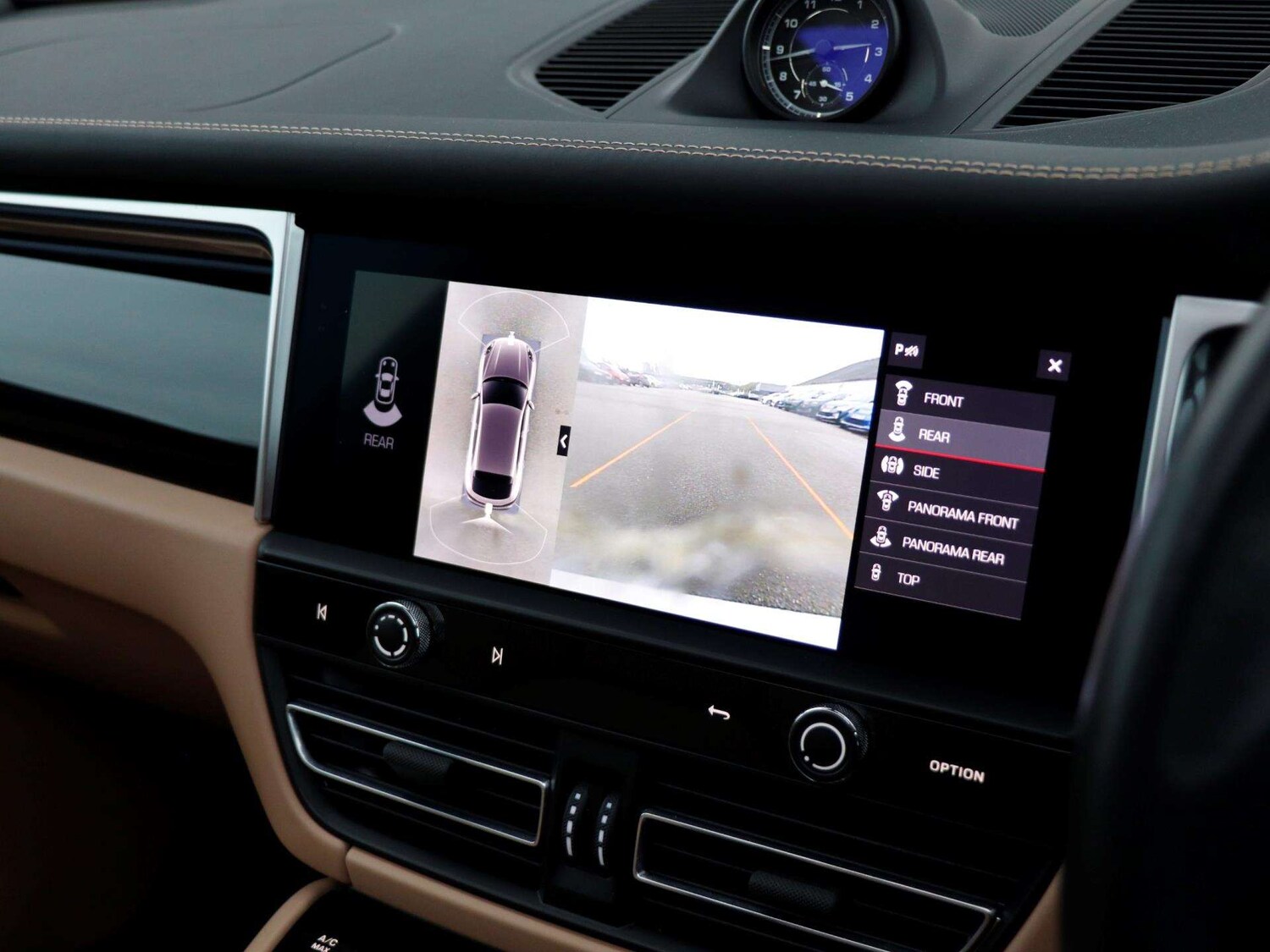 Used Porsche Macan 2023 for sale - 77674766: Photo 16