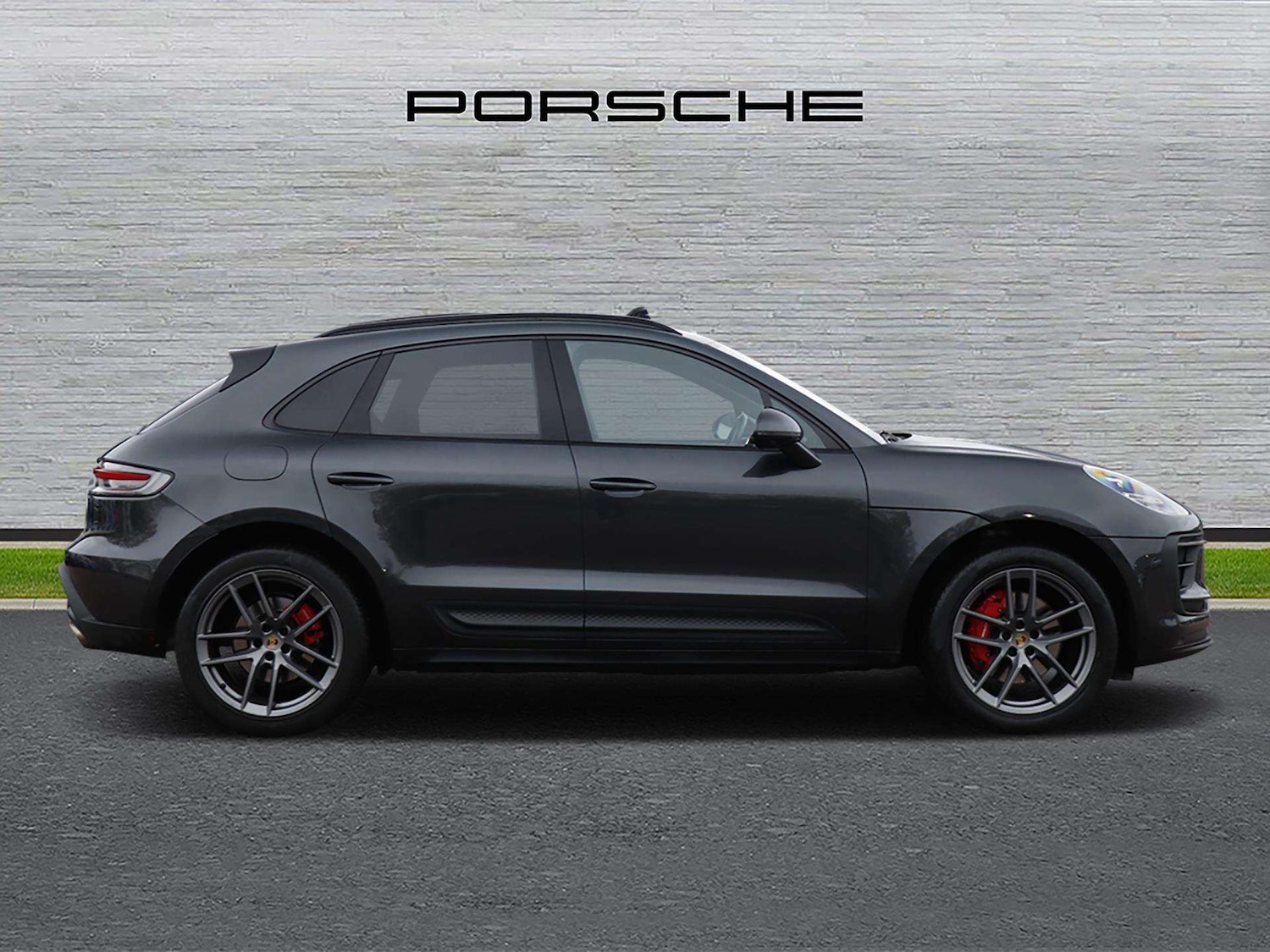 Used Porsche Macan 2023 for sale - 77674766: Photo 2