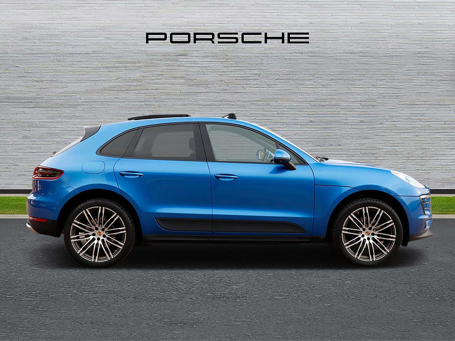 Used Porsche Macan 2018 for sale - 76488097: Photo 2