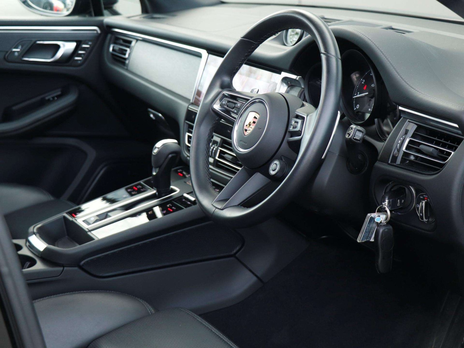 Used Porsche Macan 2023 for sale - 77772126: Photo 11