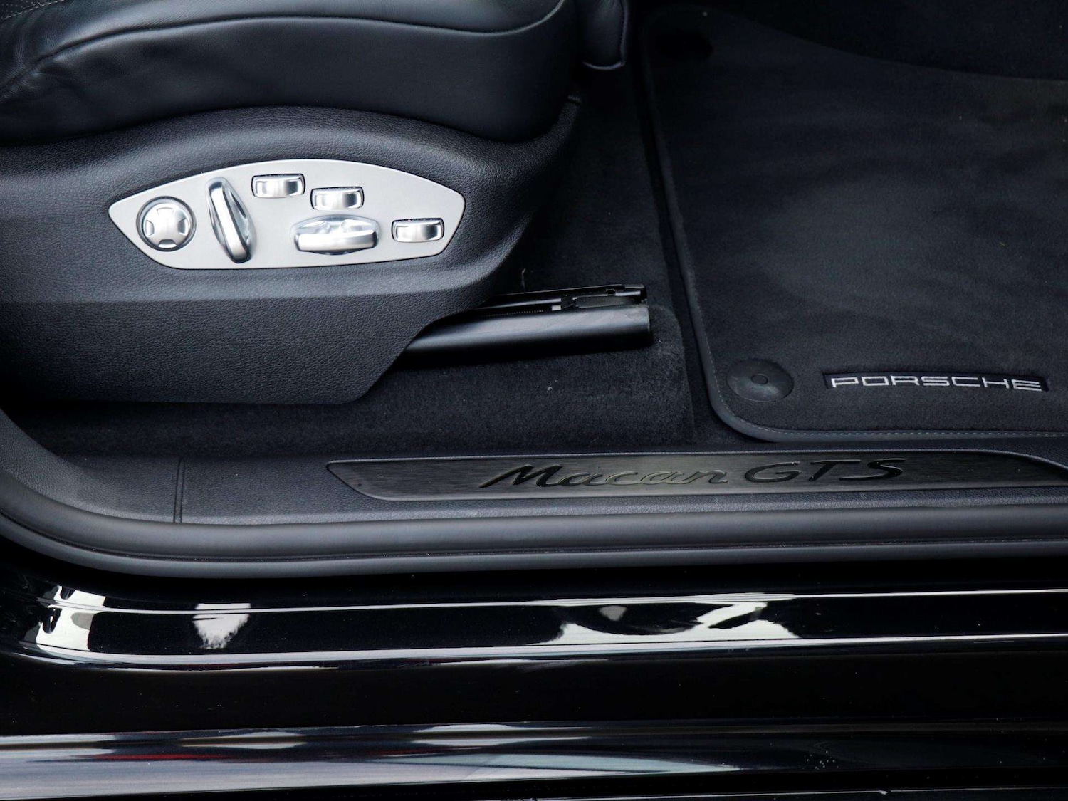 Used Porsche Macan 2023 for sale - 77772126: Photo 25